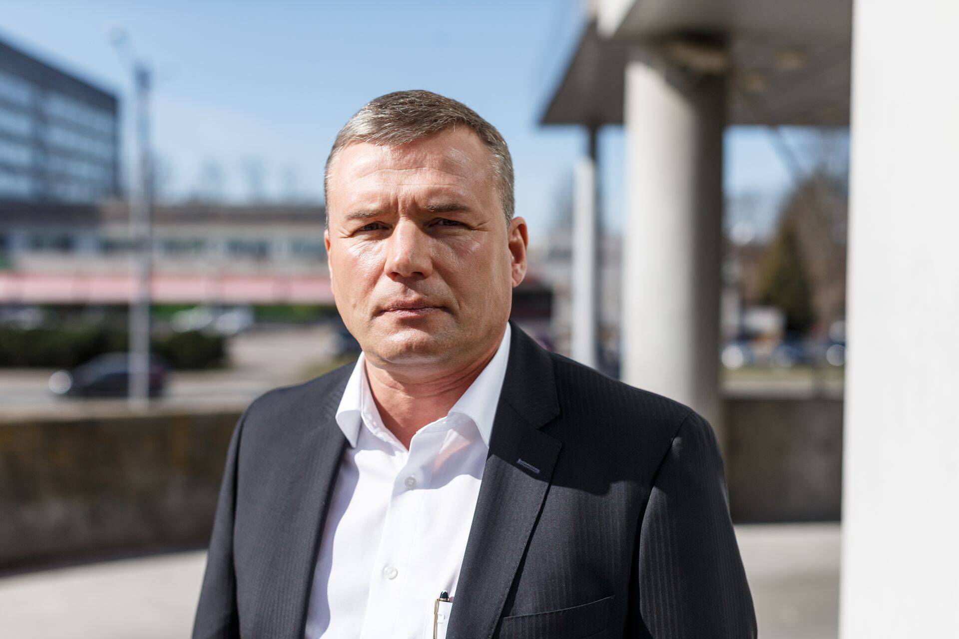 Agu Laanemets tõrjub Halinga nõukogu süüdistusi ja nõuab oma saamata jäänud töötasu välja kohtu kaudu.