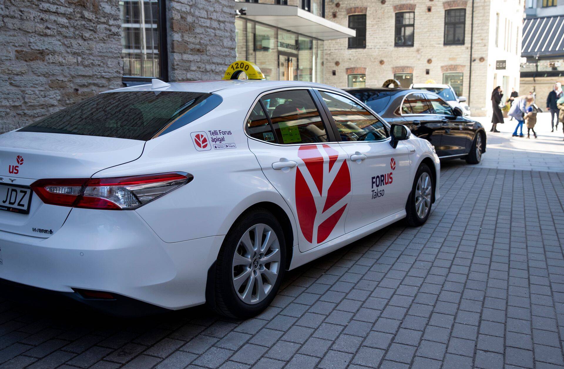 Машины Forus Taxi в Таллинне.