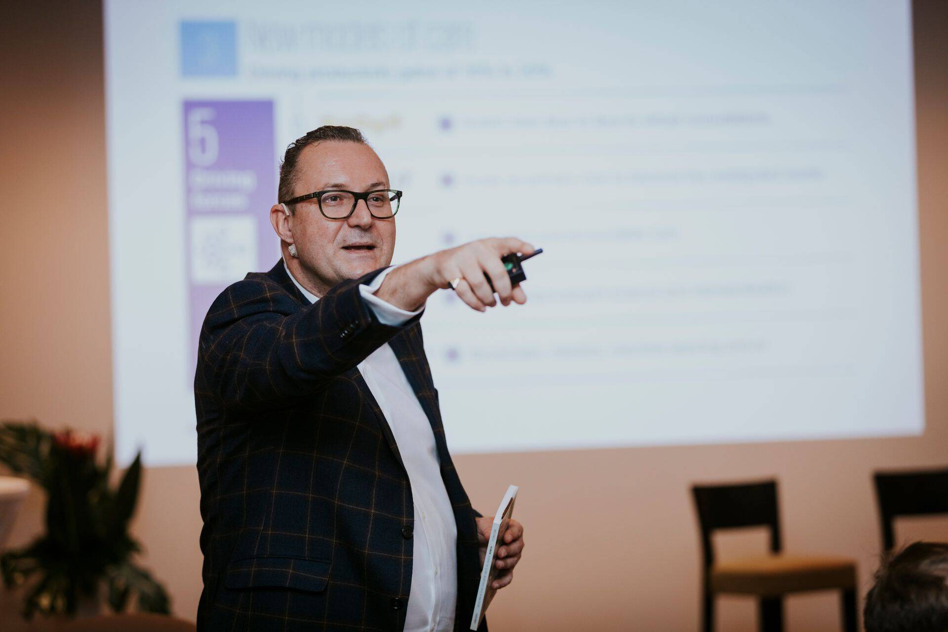 Tervishoiusüsteemide innovatsioonile keskenduva KPMG vanempartneri Mark Britnelli hinnangul võib Eesti tervishoiusüsteem teha eduka digipöörde järgmise viie aastaga, kuid see eeldab tervishoiukulutuste kasvatamist ja õigete investeerimisprioriteetide seadmist.