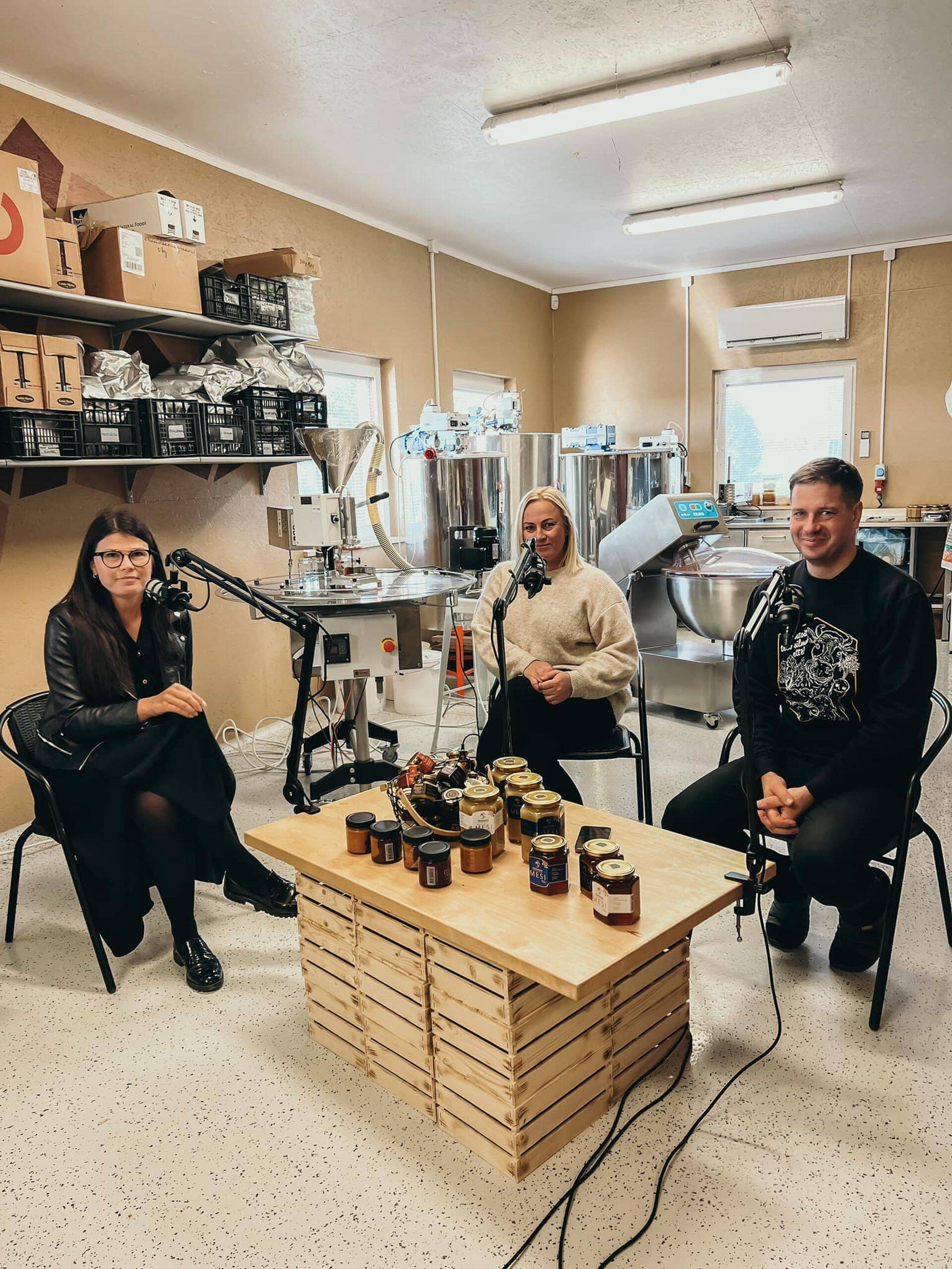 Eestimaa Talupidajate Keskliidu tegevjuhi Kerli Atsi sõnul on tegemist põneva sarjaga, mis toob kuulajateni lood Eesti väiketaludest.