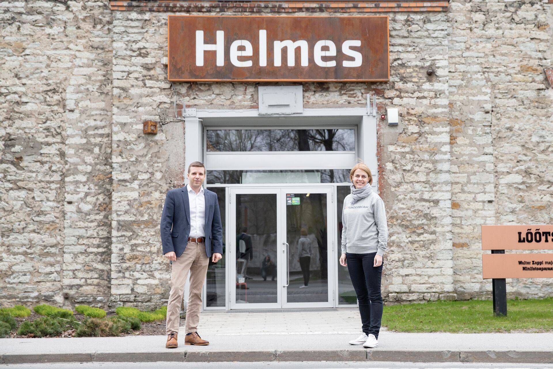 Helmese juhatuse liige Andres Kaljo ja Funderbeami asutaja Kaidi Ruusalepp.