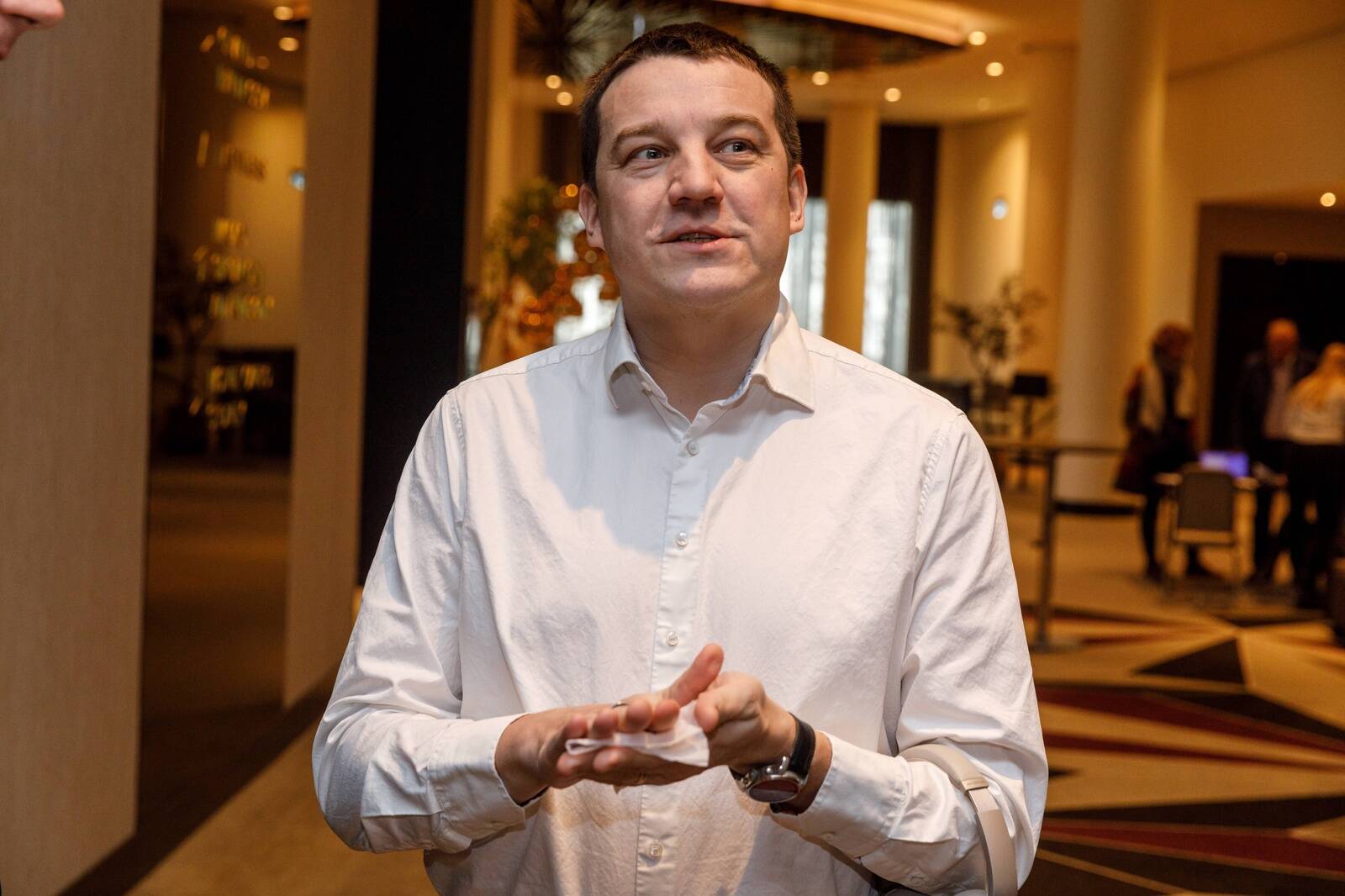 Esmaspäevases raadiohommikus on kell üheksa Sten Tamkivi, kes rajab Taavet Hinrikusega Krulli kvartalisse Põhjamaade suurima tulevikuäride inkubaatori. Sinna on eesmärk tuua vähemalt 100 uut iduettevõtet ning kasvatada Kalamajast kogu Eesti ja Euroopa majandust.