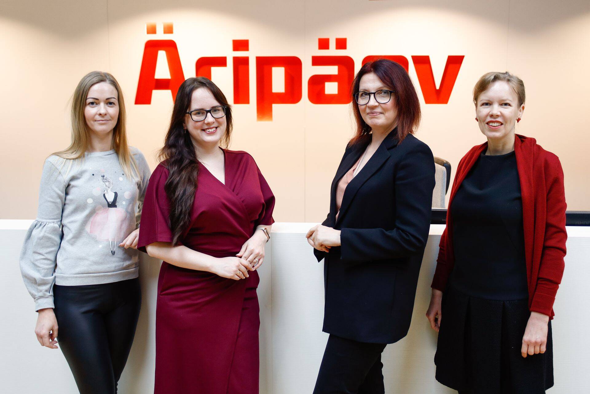 Fotol vasakult: Eve Noormägi, Eva-Maria Kullamäe-Kuur, Pirkko-Liis Harkmaa ja Külli Gutmann.
