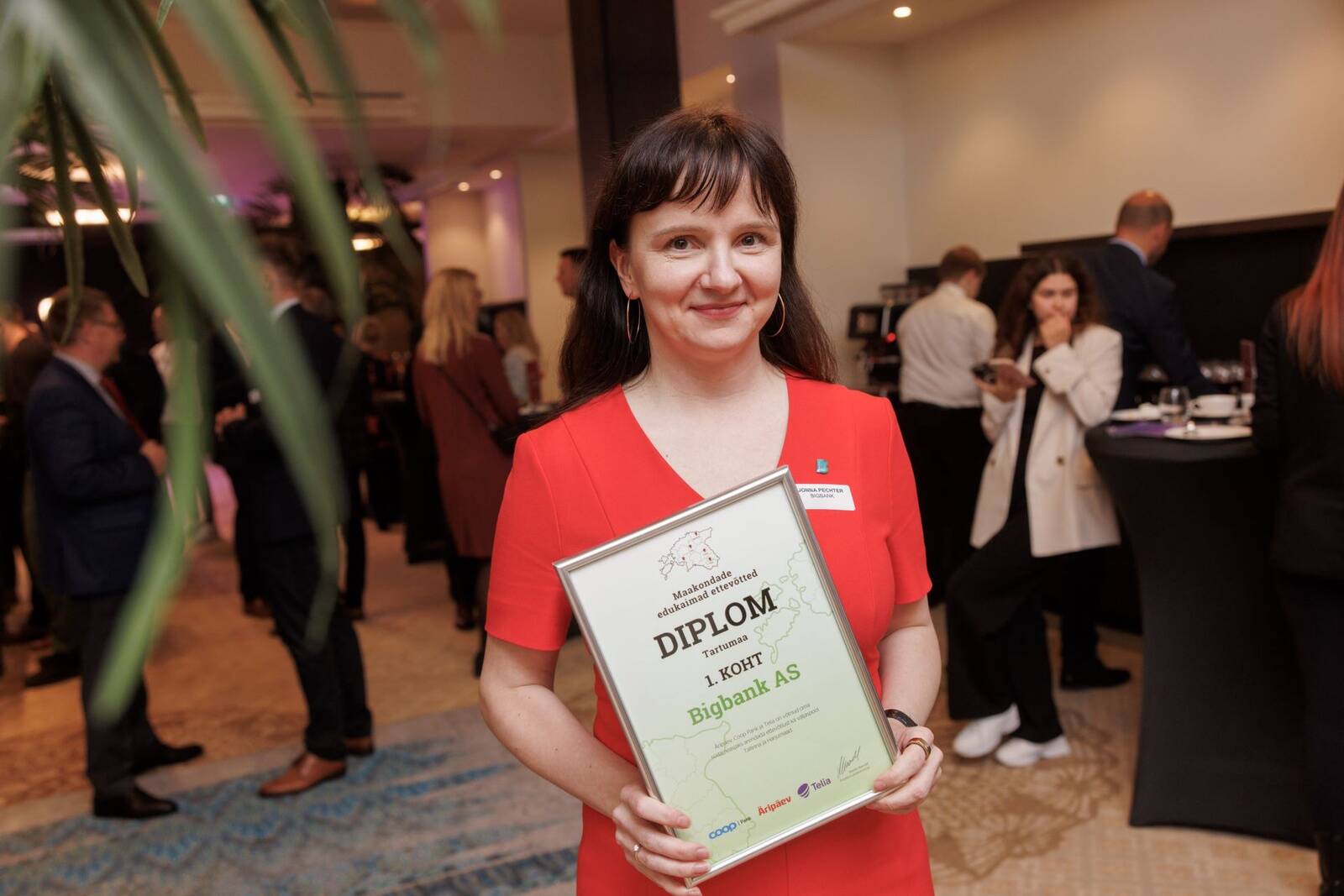 Jonna Pechter võttis Bigbanki juhina vastu Tartumaa parima ettevõtte tunnustuse 2024. aasta sügisel.