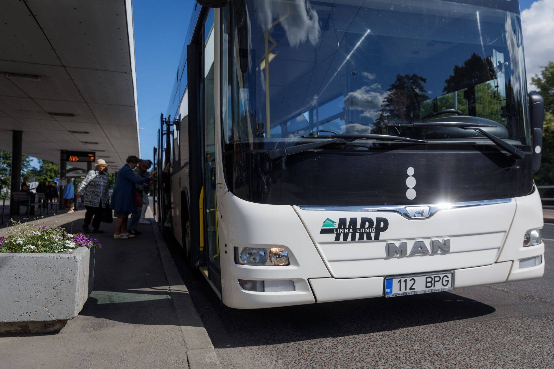MRP Linna Liinid buss Balti Jaama peatuses.