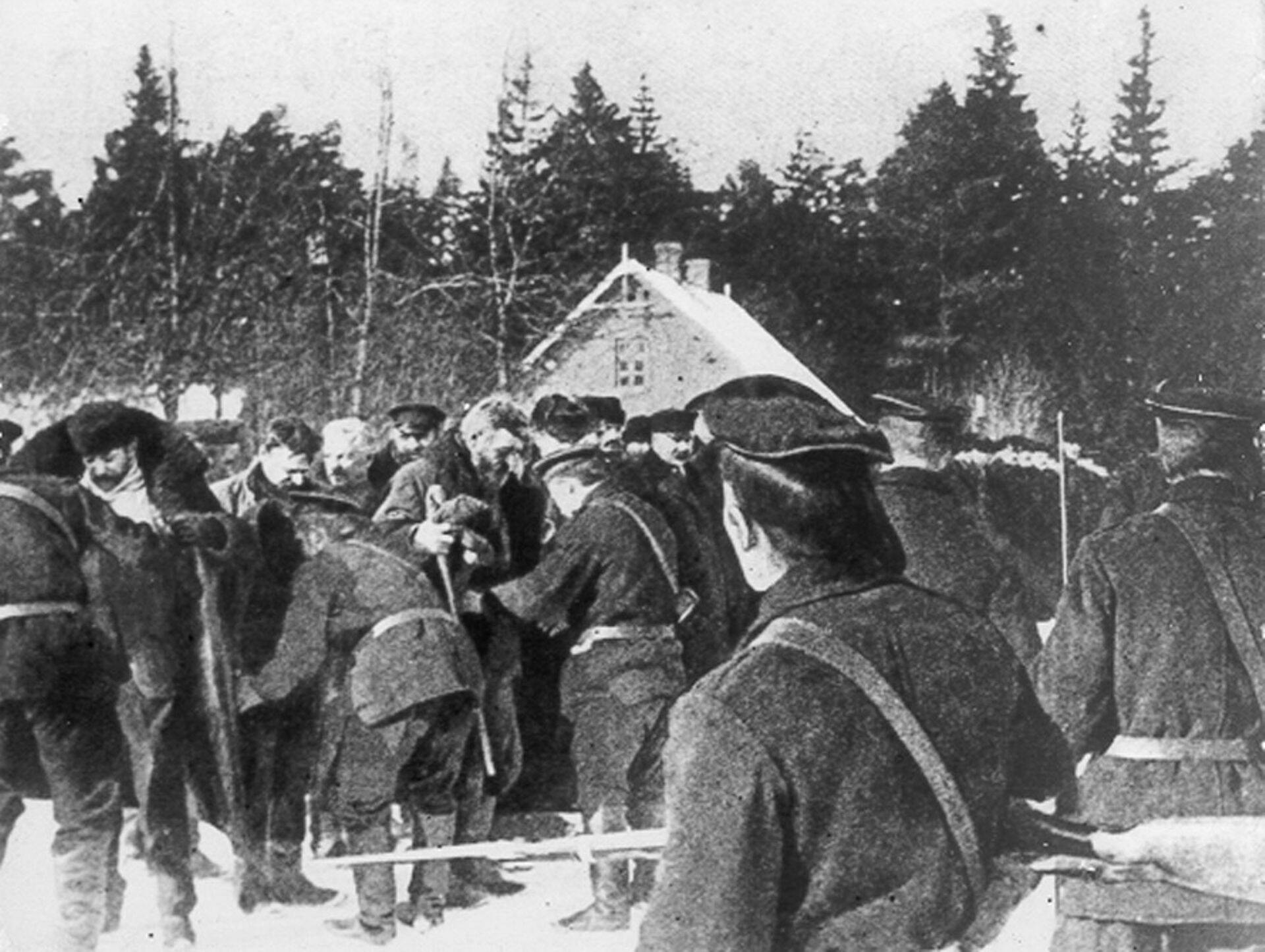 Karistussalk 1906. aasta alguses talupoegi läbi otsimas.