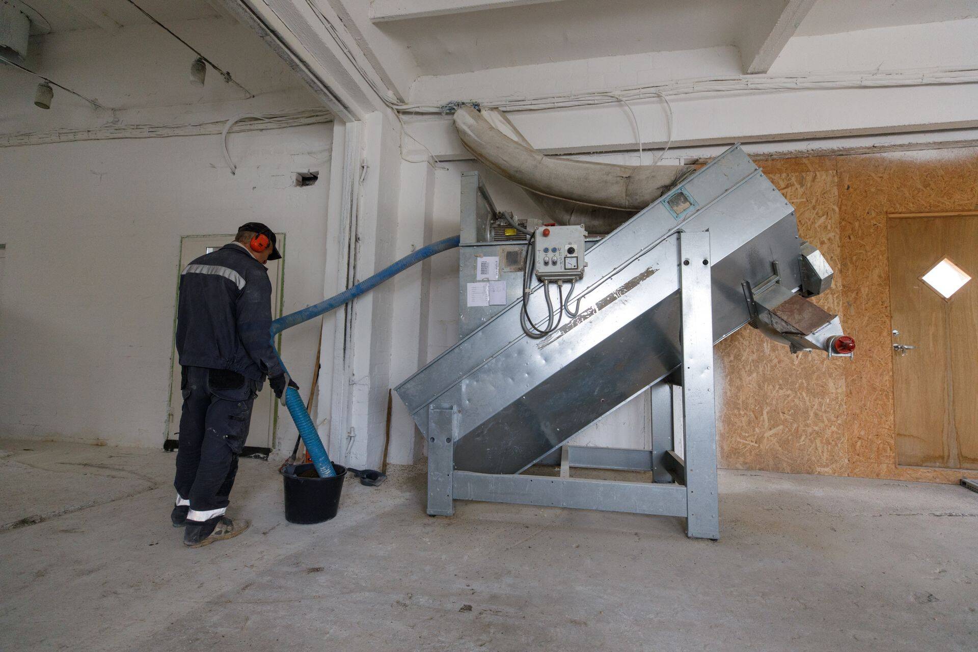 Так готовится корм для кур.