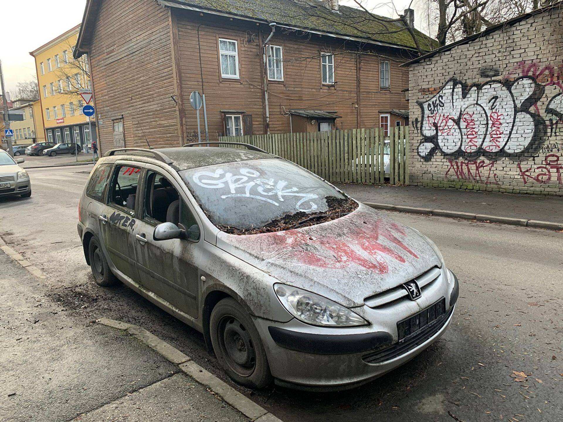 Seisev romu Põhja-Tallinnas.