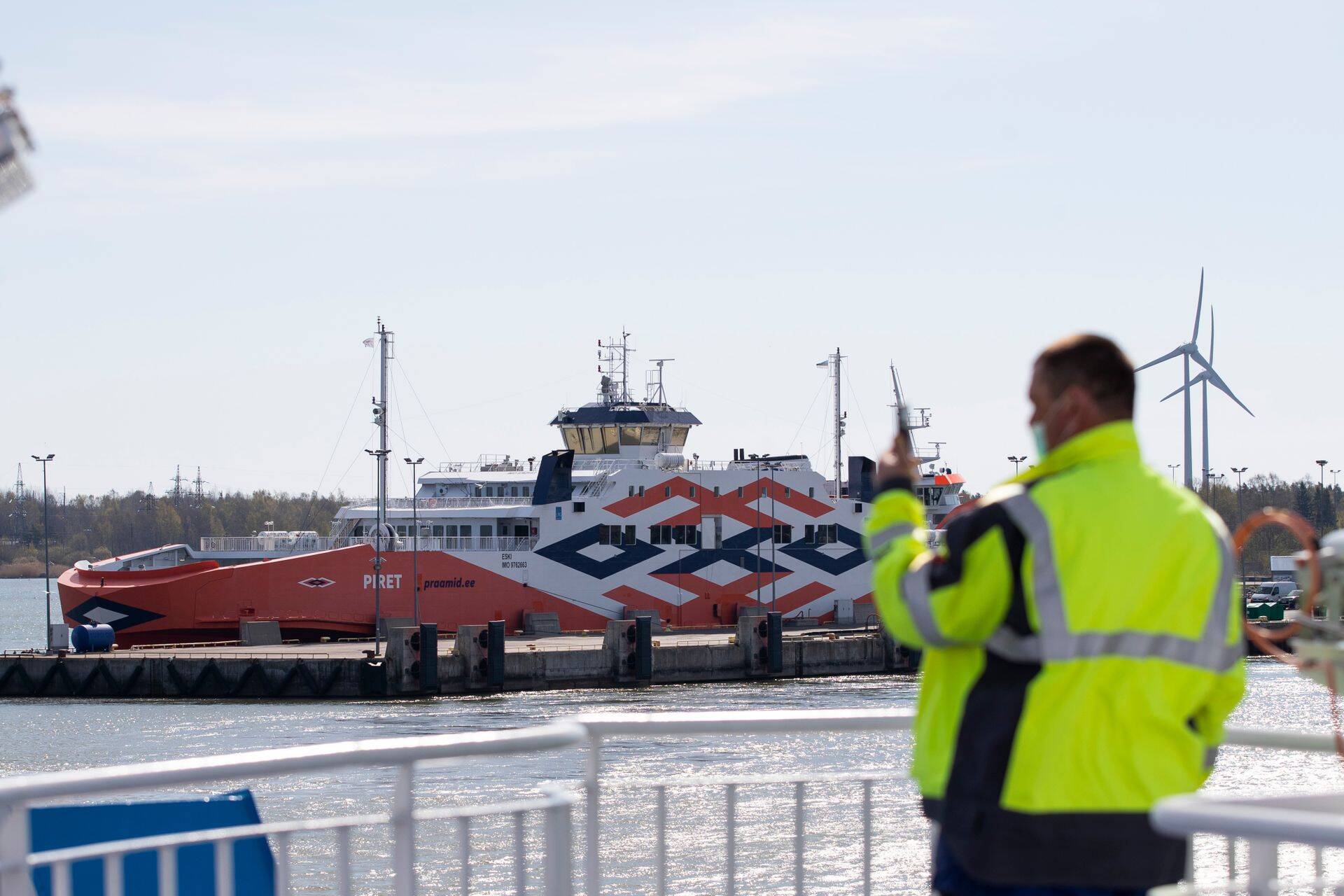 Parvlaev Piret Virtsu sadamas.