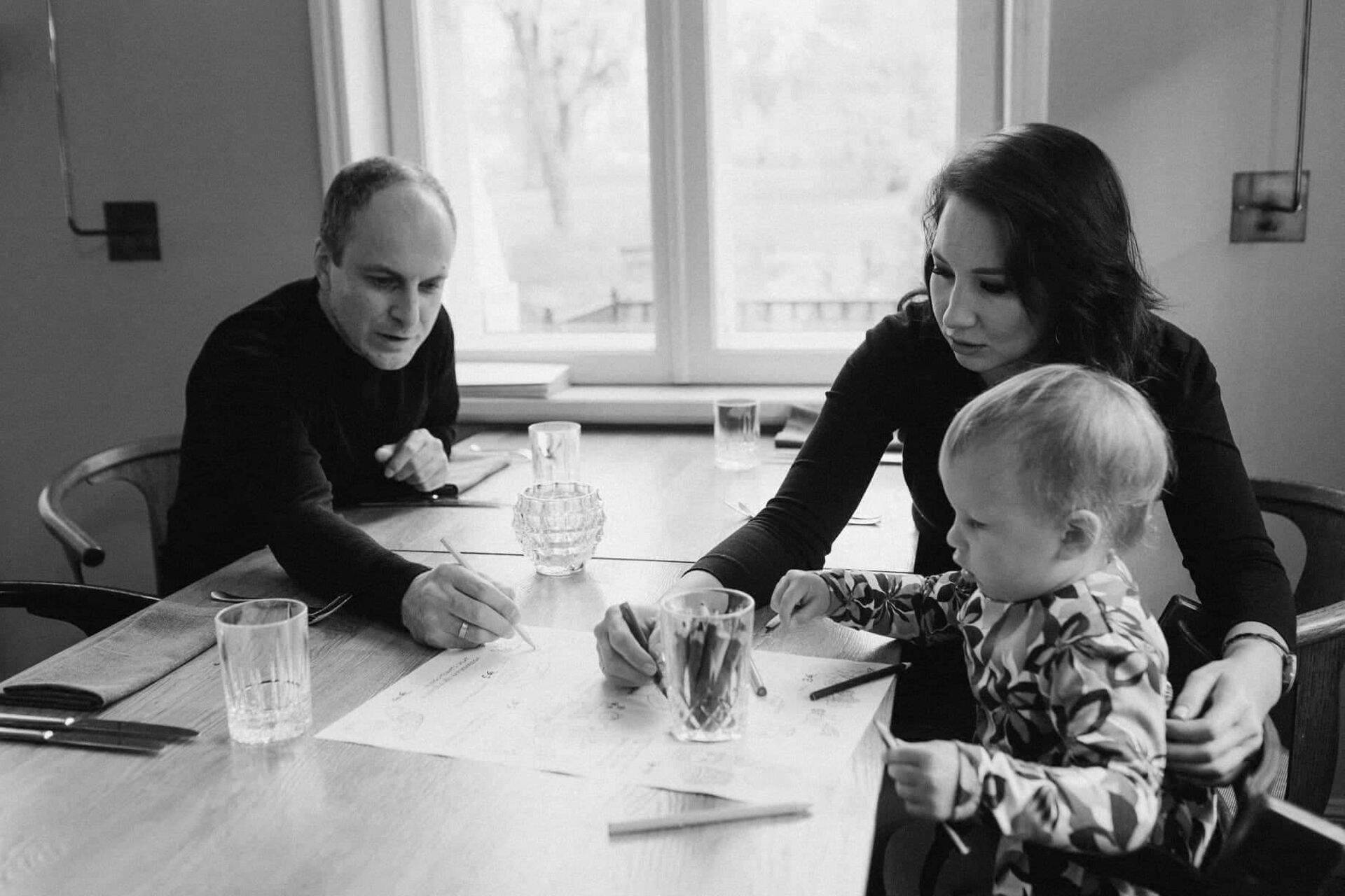 Юрий Первяков с женой Наталией и дочерью Алисой