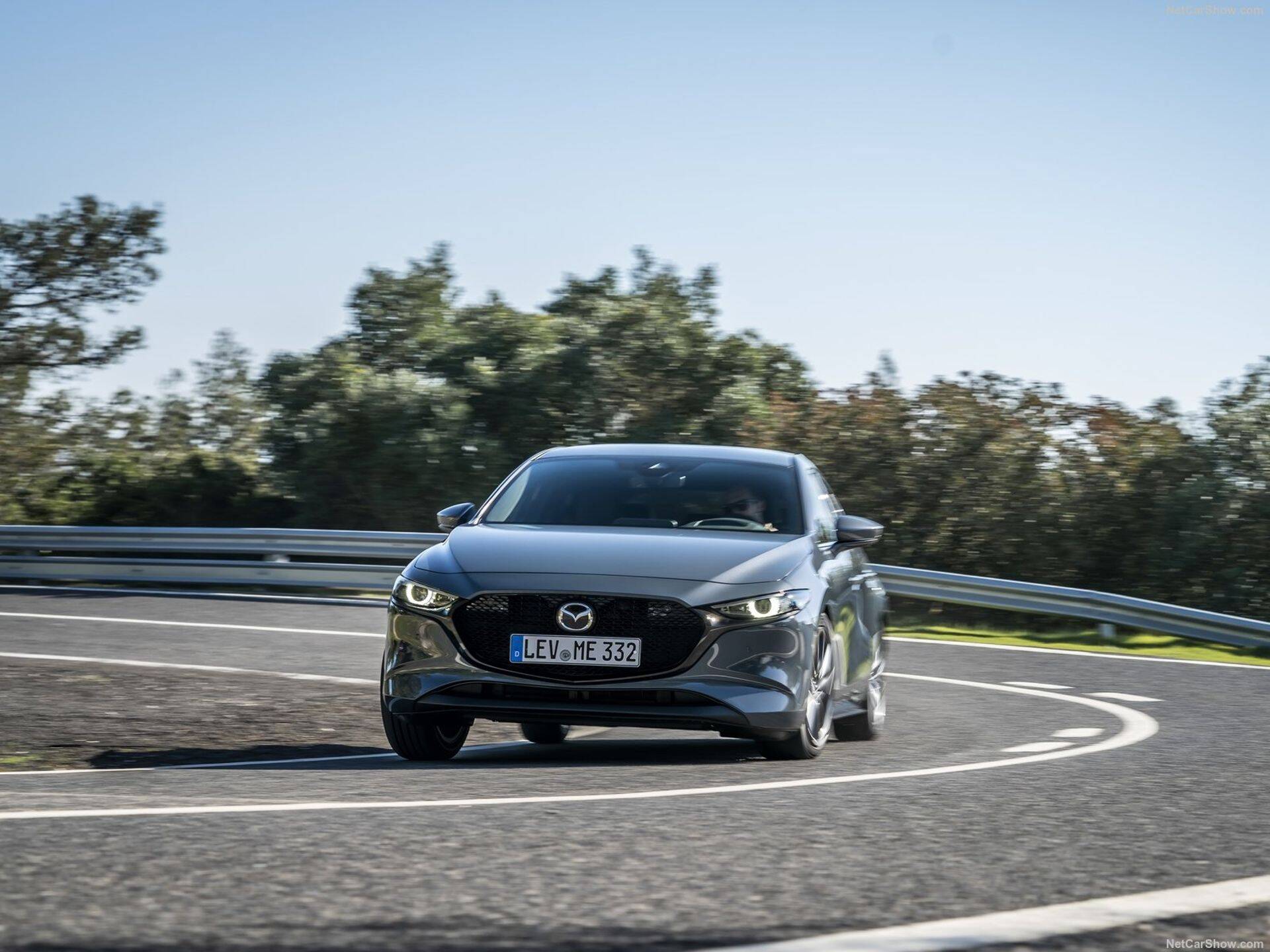 Saates võetakse pulkadeks lahti Eesti aasta auto valimistulemused ning analüüsitakse, mille poolest on tiitli võitnud Mazda 3 teistest erilisem?