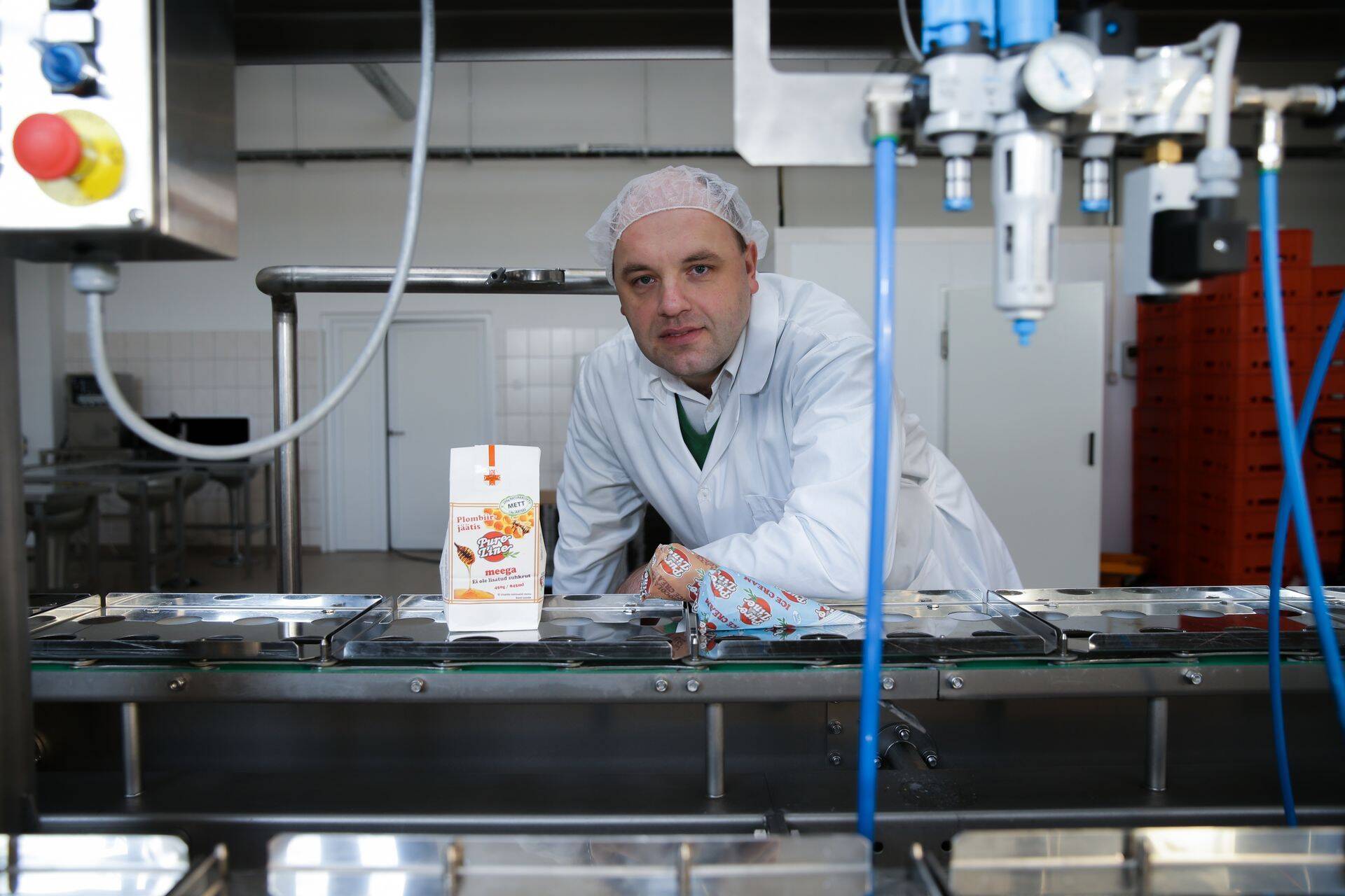 OÜ Pure Line Product juhatuse liige ja osanik Raul Altmäe kinnitas, et tarbijad on uudse meejäätise hästi vastu võtnud.