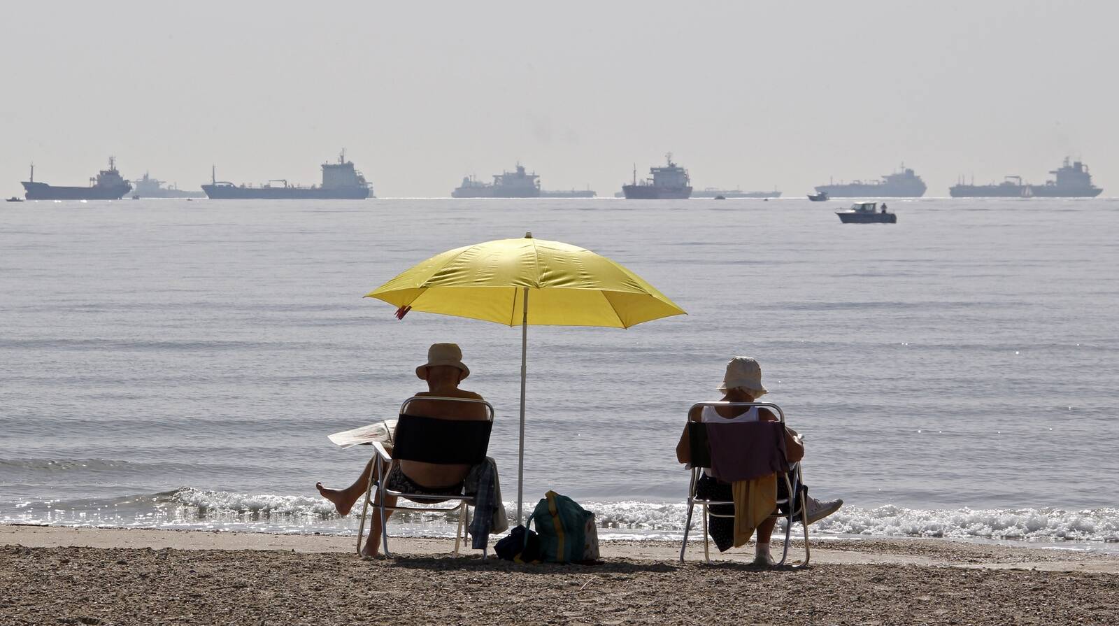 Pasākumi nomērķēti uz individuāliem papildu gandrīz 200 naftas tankkuģiem, kas pārvadā Krievijas naftu
