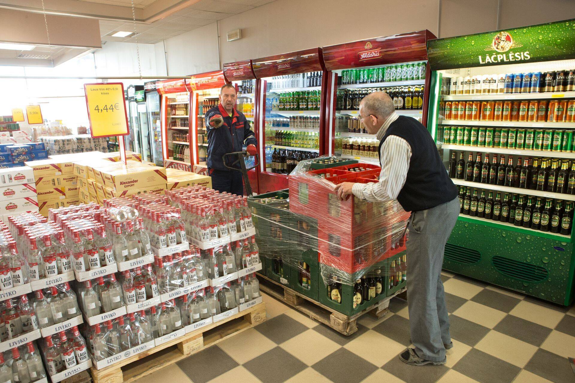 Alkoholipood Alko1000 endises Valka piiripunktihoones.