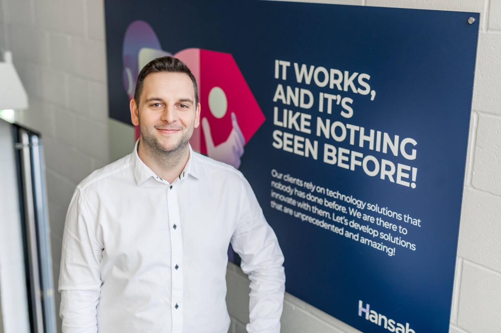 Hansab IT-teenuste juht Reigo Rosin: “Küberturbega tuleb tegeleda pidevalt. See võib tunduda ebaoluline nendel hetkedel, kui midagi ei juhtu, kuid panustamine turbesse tasub end igal juhul ära. See ei taga täielikku kindlust rünnaku eest, kuid tagab kiirema reageerimisvõime, rünnaku isoleerimise ja minimaalsema kahju.”