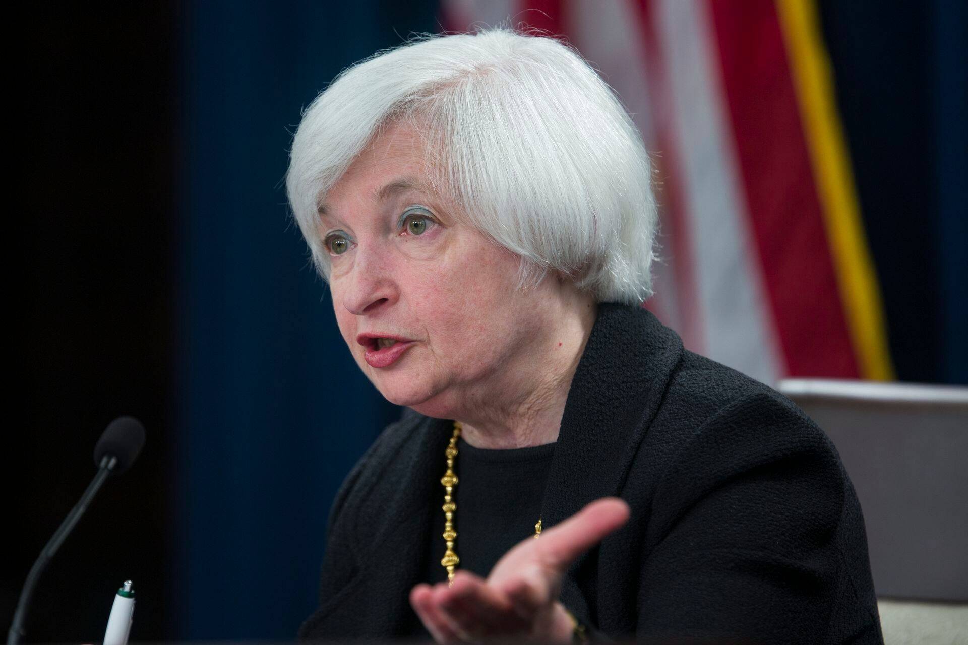Föderaalreservi esinaine Janet Yellen teatamas baasintressimäärade mittetõstmisest