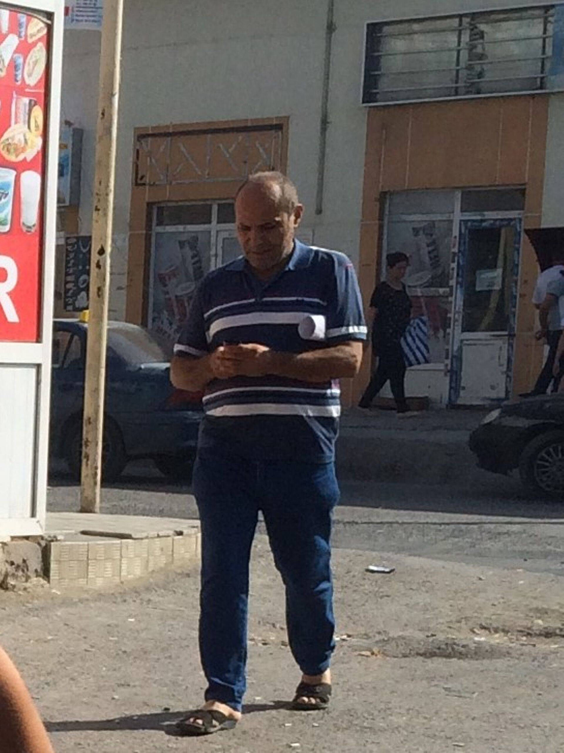 Pildil Maharram Ahmadov. Mees, kes oli Aseri pesumasina rahakate ettevõtete eesotsas.