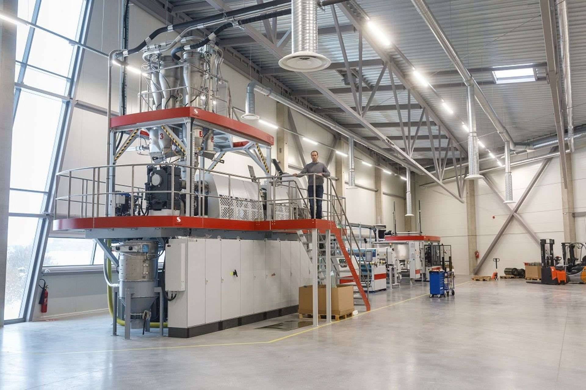 EstPak tegi hiljuti 2 miljoni euro suuruse investeeringu Starlinger rPET tootmisliini. Fotol tegevjuht Marek Harjak.
