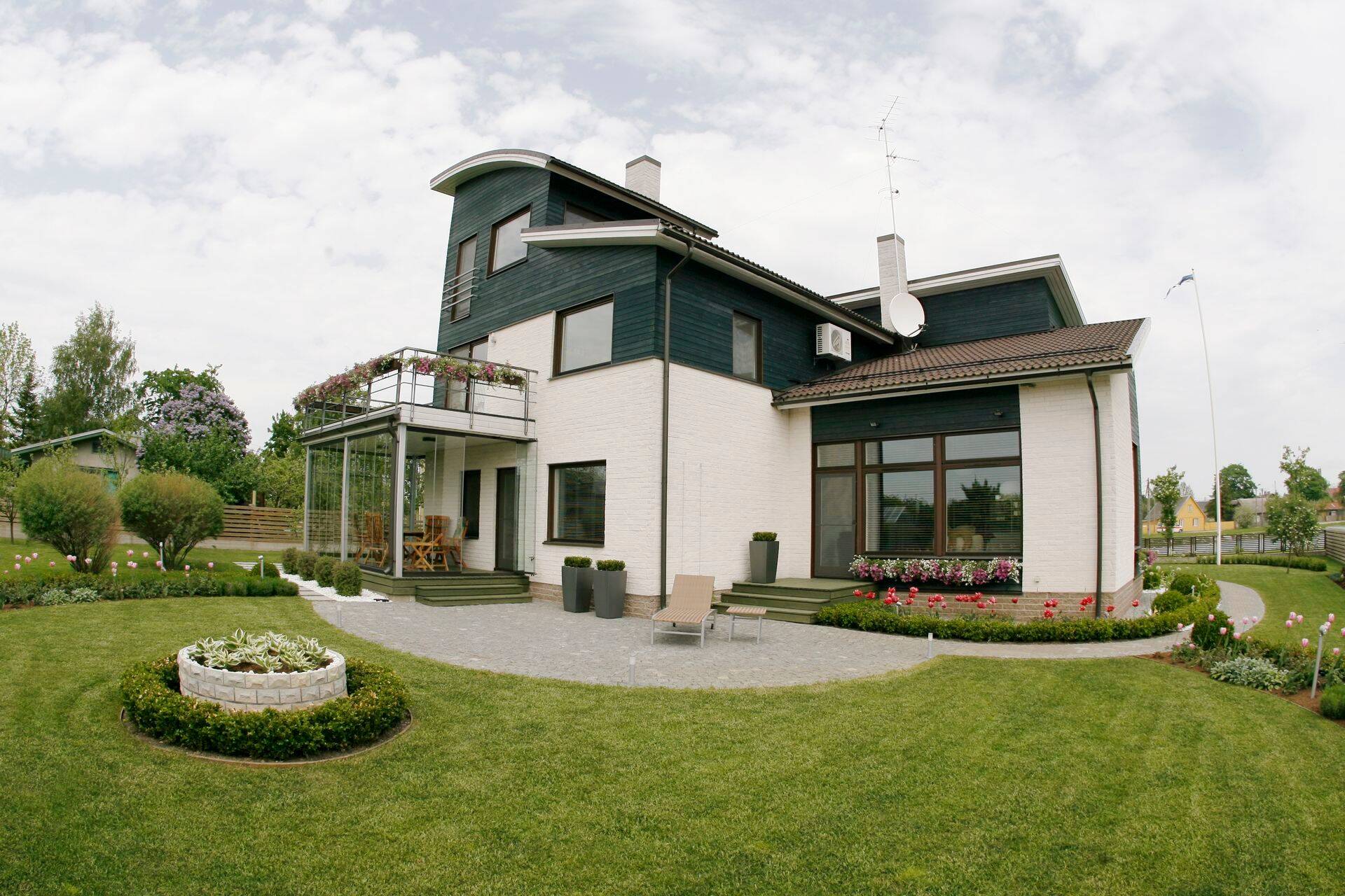 Võrreldes 2015. aastaga on märgata muutusi ka elamuehituse trendides. Nimelt on sellel aastal suurenenud huvi ennekõike individuaalelamute ehituse vastu.