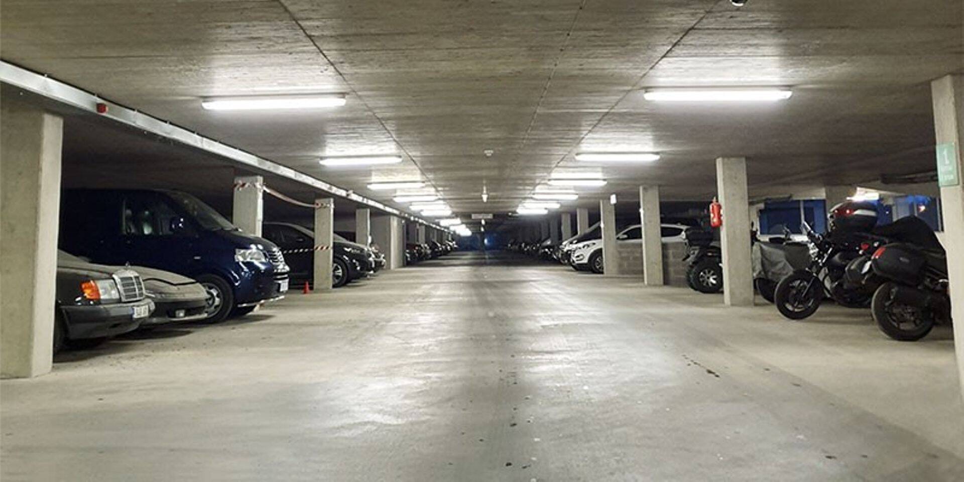 2015 aastal ehitatud parkimismaja valgusallikate vahetus LED-ide vastu säästab kliendil aastas 5 601 eurot ehk 55%  valgustuspaigaldise elektrikuludel.