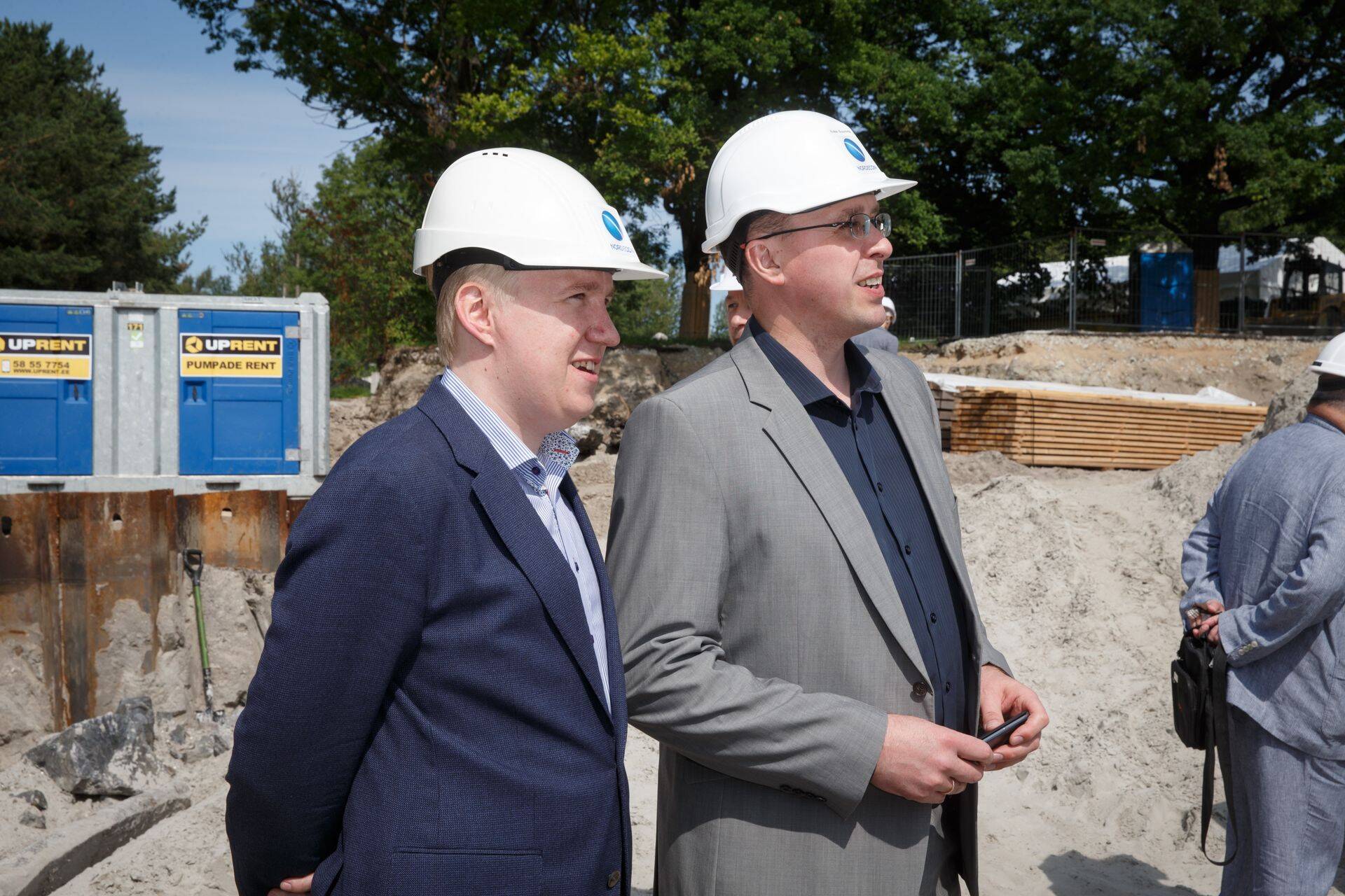 Nordeconi juhatuse liige Priit Luman (vasakul) tõdeb, et materjalide suurem varumine nõuab ehitusettevõtjalt ka suuremat rahalist puhvrit.