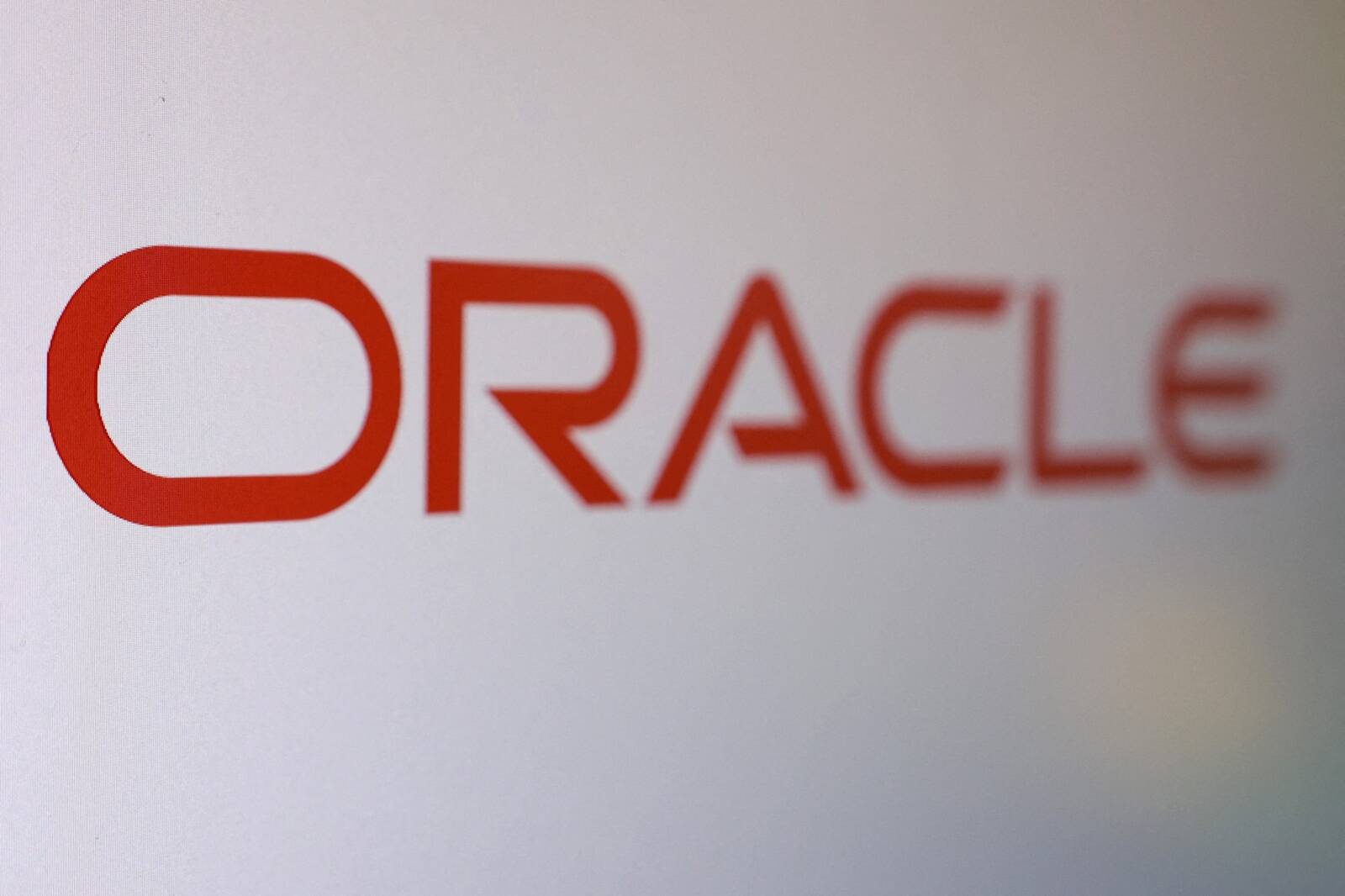 Ettevõtte tegevjuht Safra Catz tõi pressiteates esile, et esimeses kvartalis sõlmis Oracle neli mitmemiljardilist lepingut kolme erineva kliendiga.