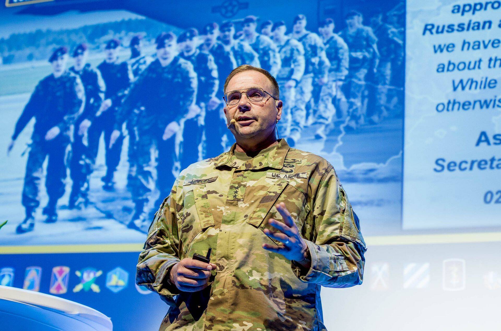Pean oma võimekust näitama 10 korda suuremana tegelikkusest, rääkis USA armee Euroopa vägede juht Ben Hodges Pärnu Juhtimiskonverentsil.