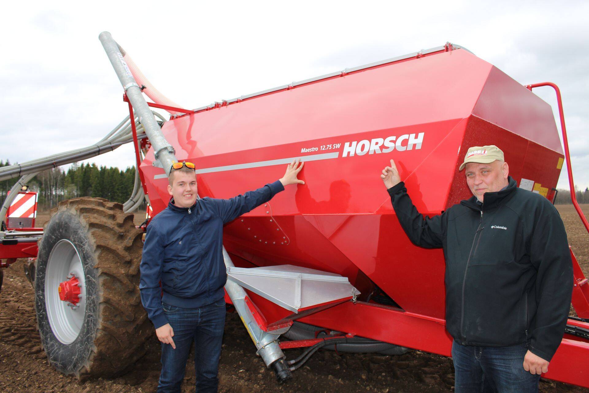 Henrik Klammer ja Mart Siimann soovitavad võtta teenuse täisteenusena - külvist koristuseni.