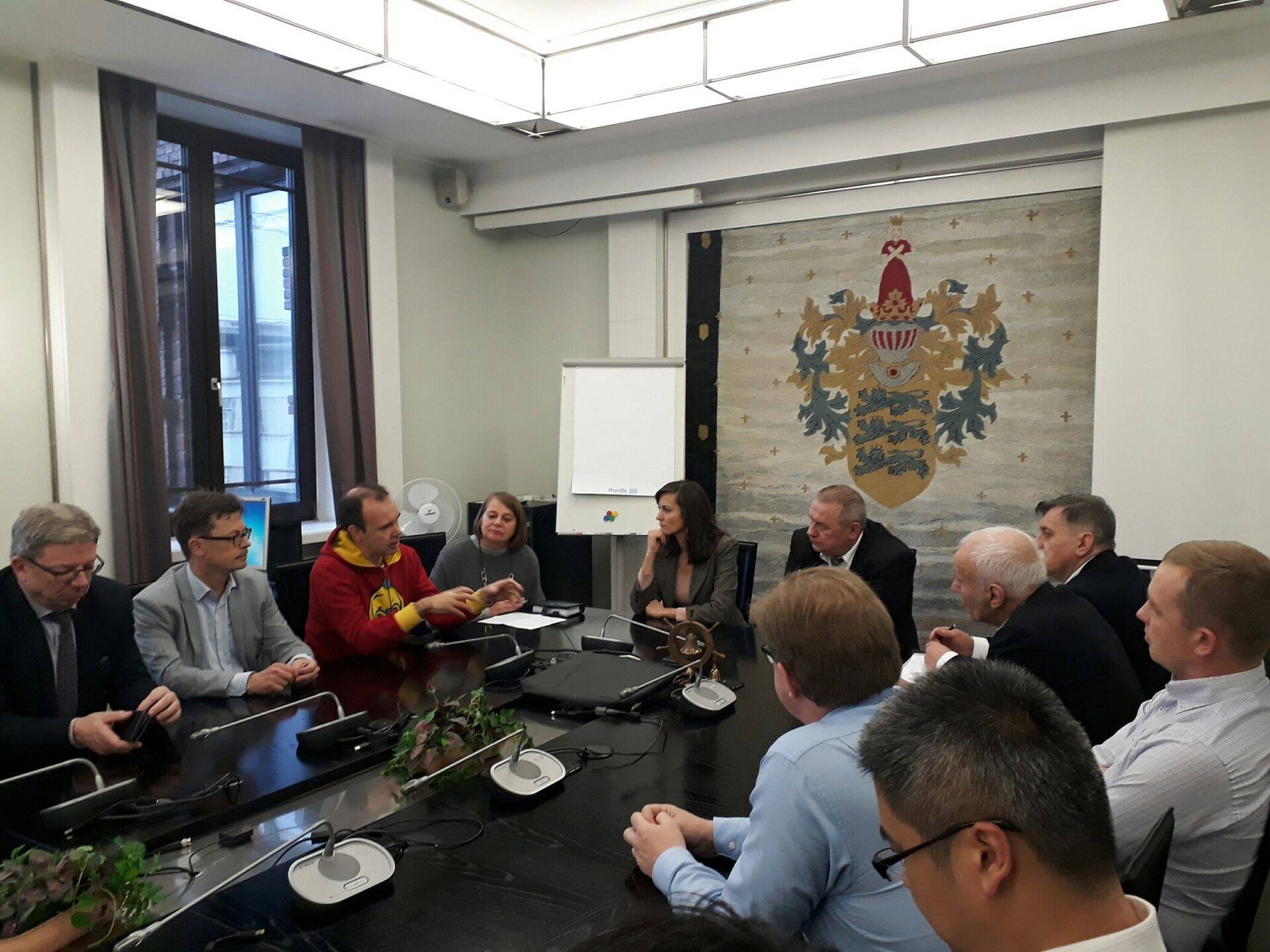 Peter Vesterbacka ja Shanghai inseneribüroode ja teadusasutuste esindajate kohtumine Tallinna abilinnapeadega.