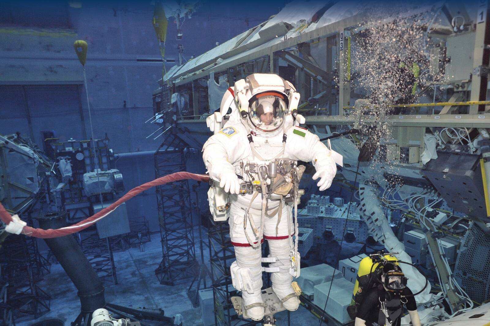 Veebasseini pannakse kosmosejaamade elusuuruses mudelid, nii et astronaudid saavad treenida konkreetseteks missioonideks.