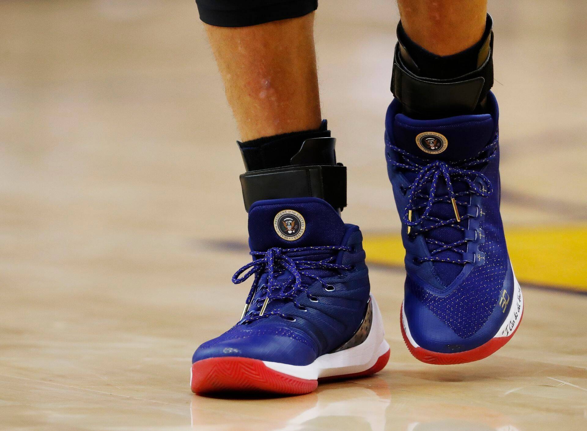 NBA korvpallur Steph Curry on Under Armouri kõige populaarsem sportlane, kelle jalanõude järele on suur nõudlus.
