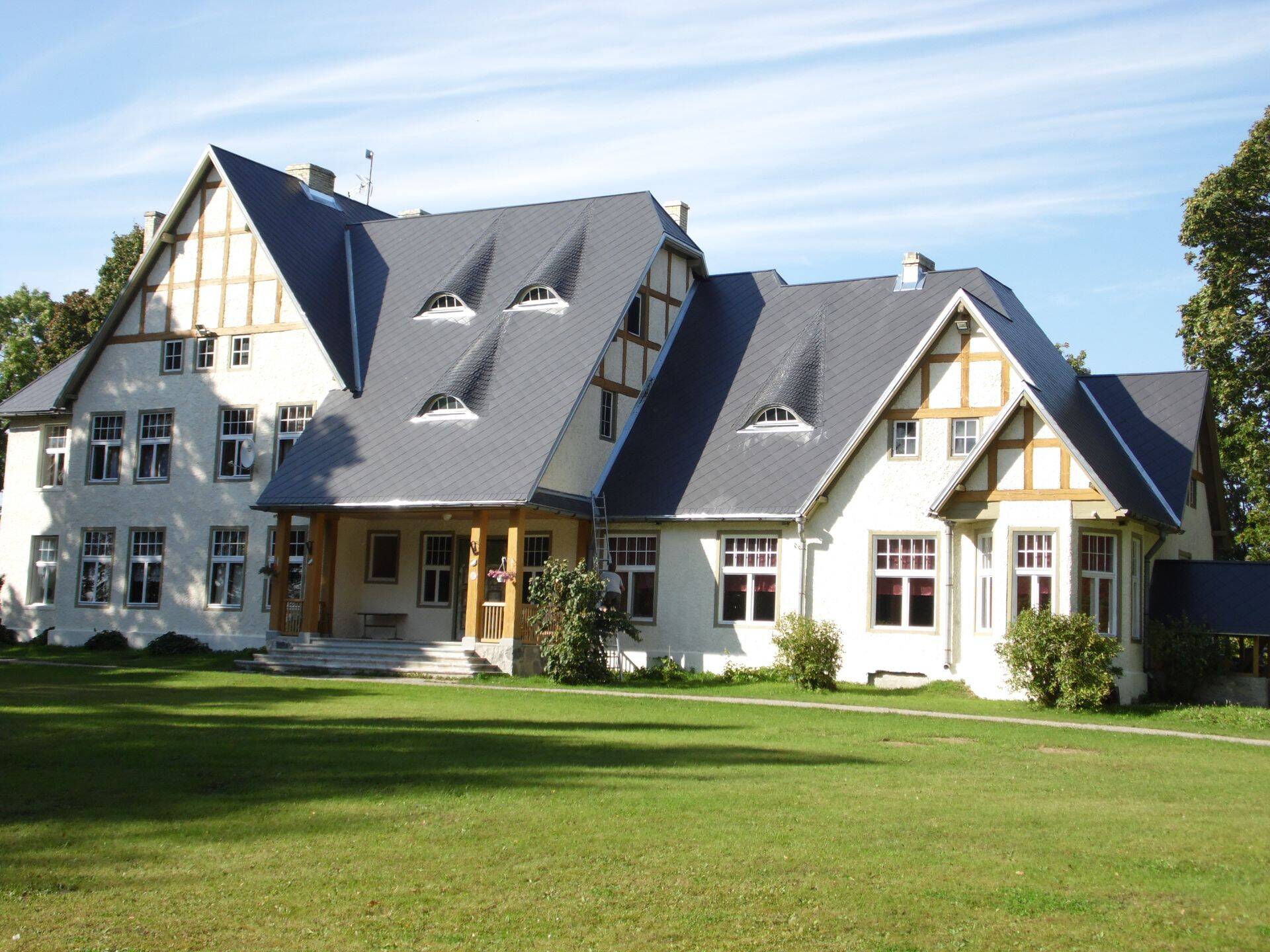 Illuste mõisa katus (Eksklusiivehitus).