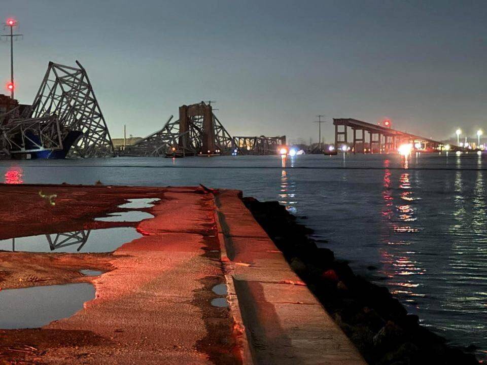 Обрушившийся мост в Балтиморе.