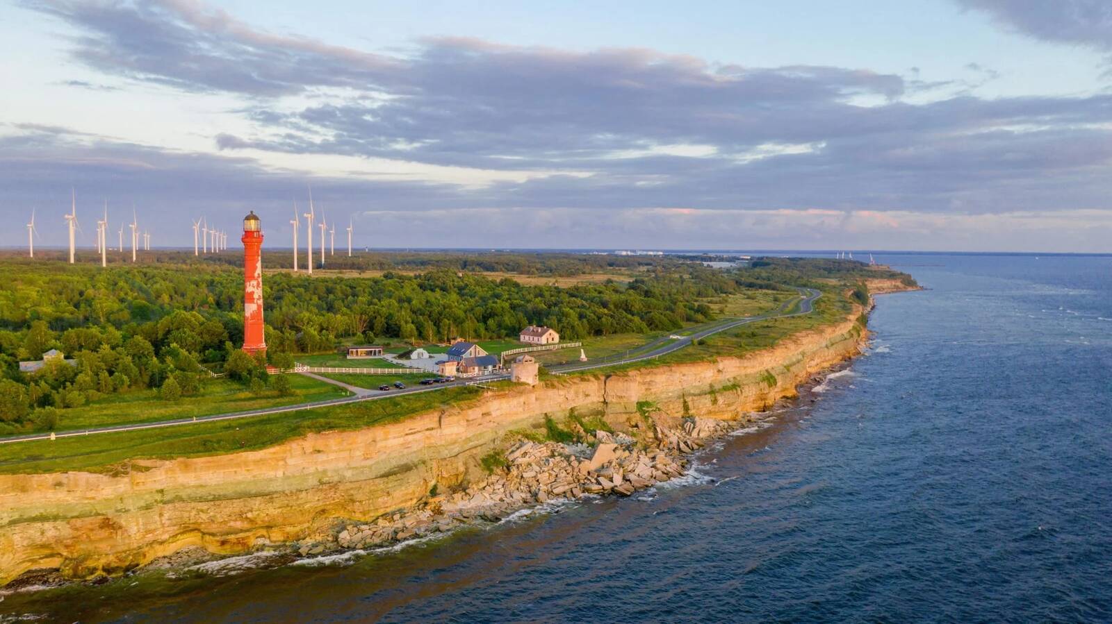 Energiasalv rajab Paldiski pankrannikule vesisalvestit, selle käigus tuleb maapinnale 38 miljonit tonni gneissi, mida kasutada teedeehituses.