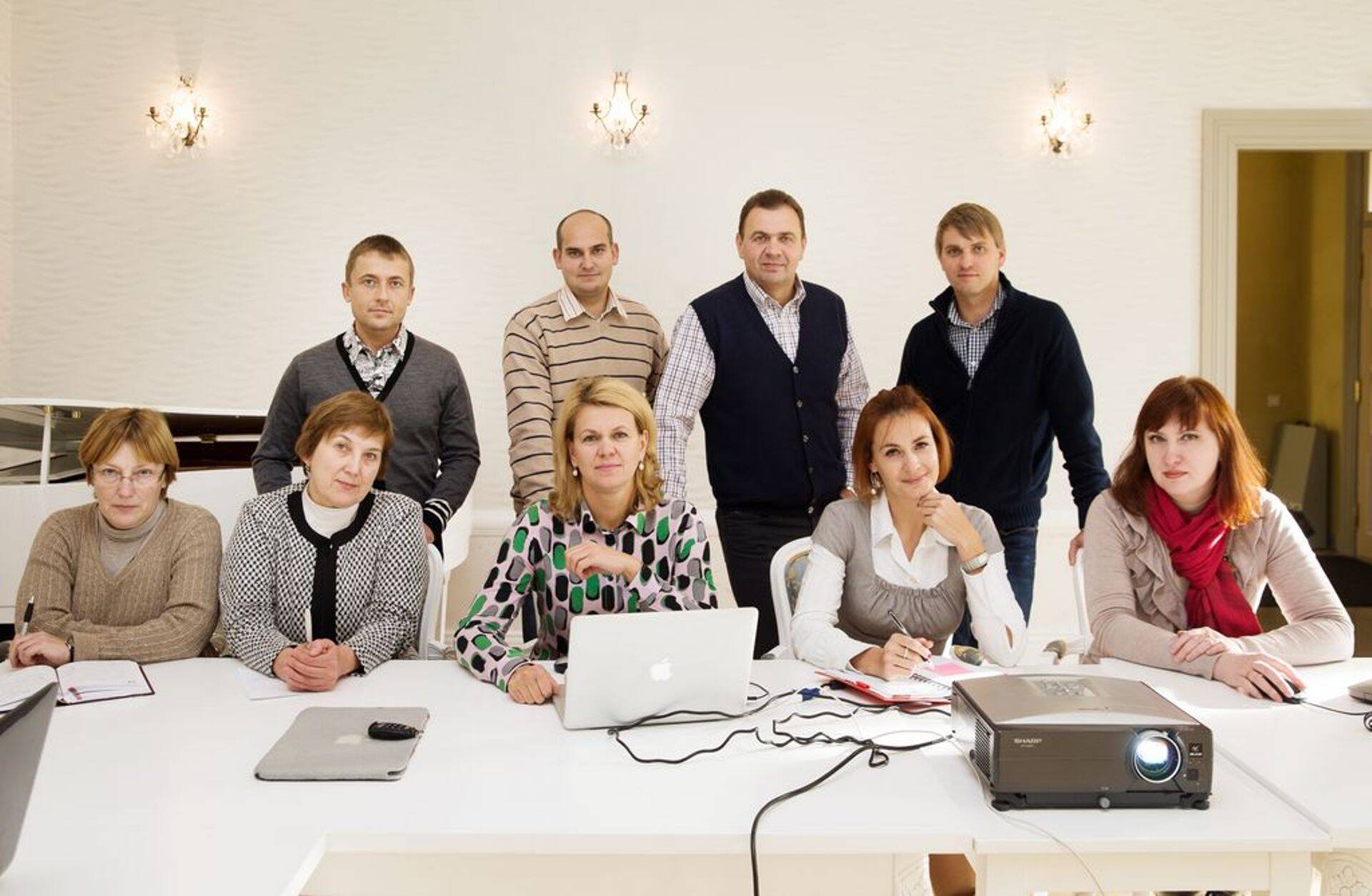 Majoneesi ja kondenspiima tootva, kuid ka autoremondiga tegeleva Ida-Viru firma Polveni tuumik.