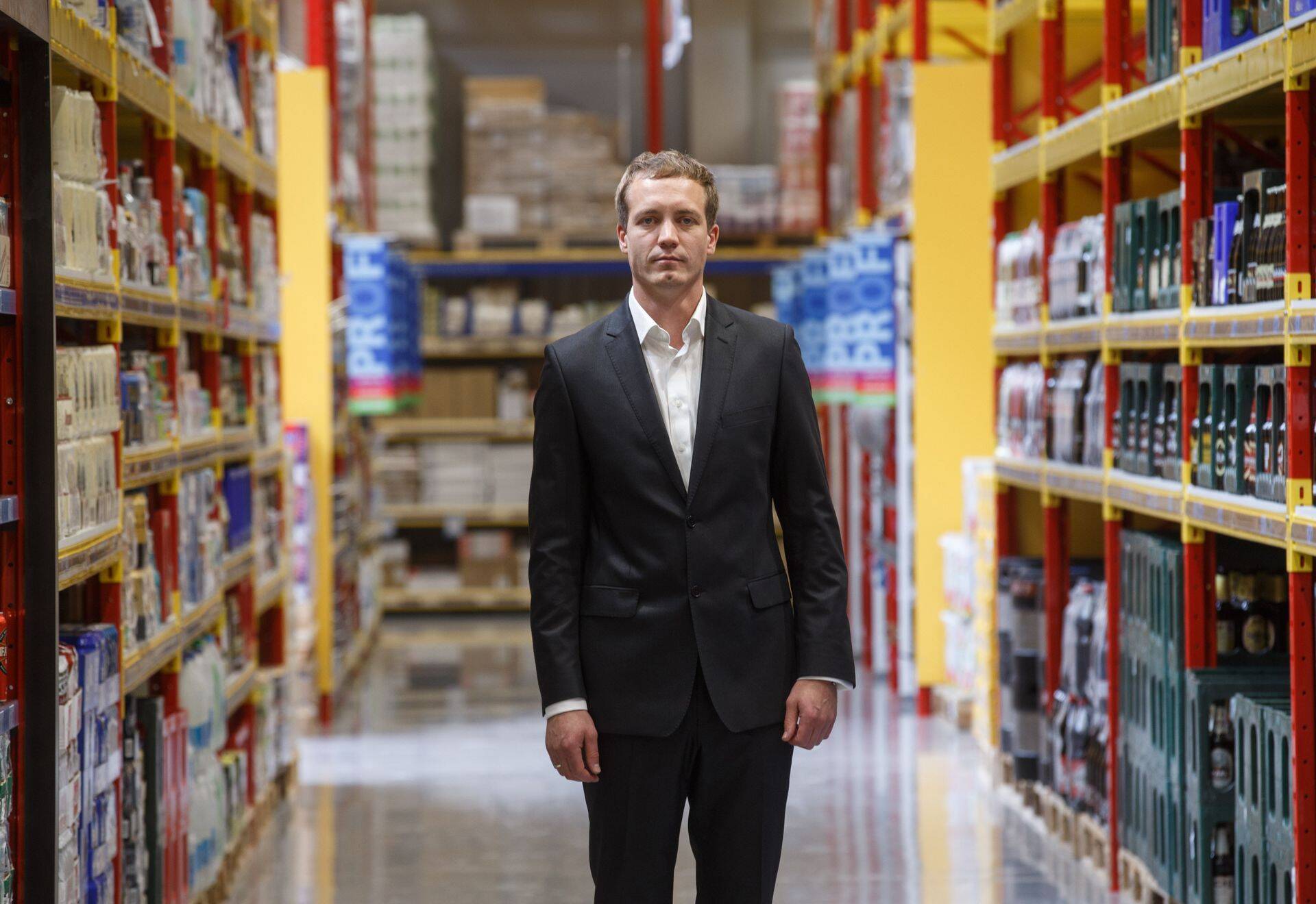 Tallinnas kaht PROMO Cash & Carry kauplusladu pidava Sanitexi tegevjuht Eigo Siimu lisas äridele kohalikke restorane ja hotelle toiduga varustava French Gourmandi.