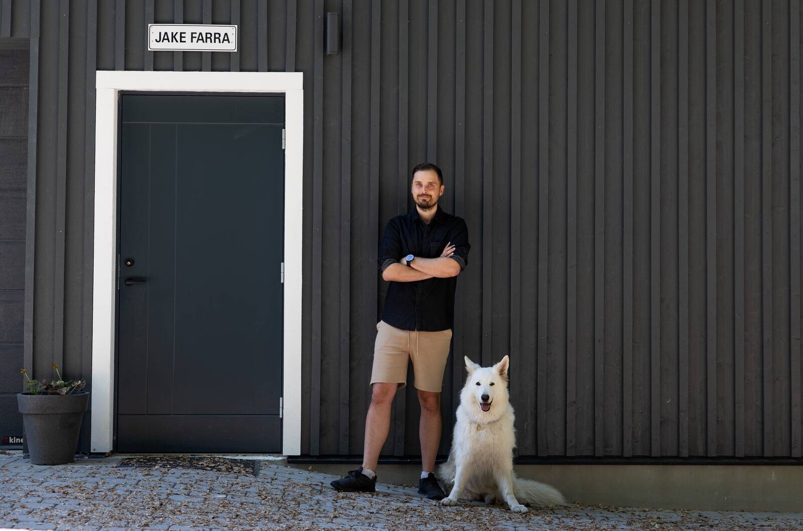 Jake Farra ehitas fotostuudio, mida hakkab kasutama ka muudel otstarvetel, näiteks Airbnb-na.