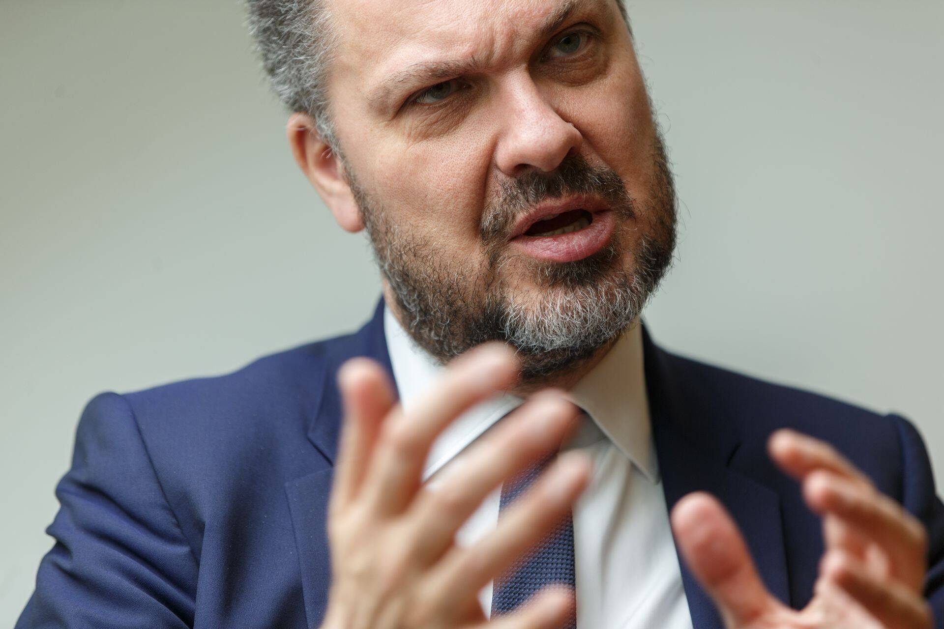 "See ei ole hästi toimiv majandus, kus kasum läheb vaid omanike taskusse," ütles Euroopa ametiühingujuht Luca Visentini.