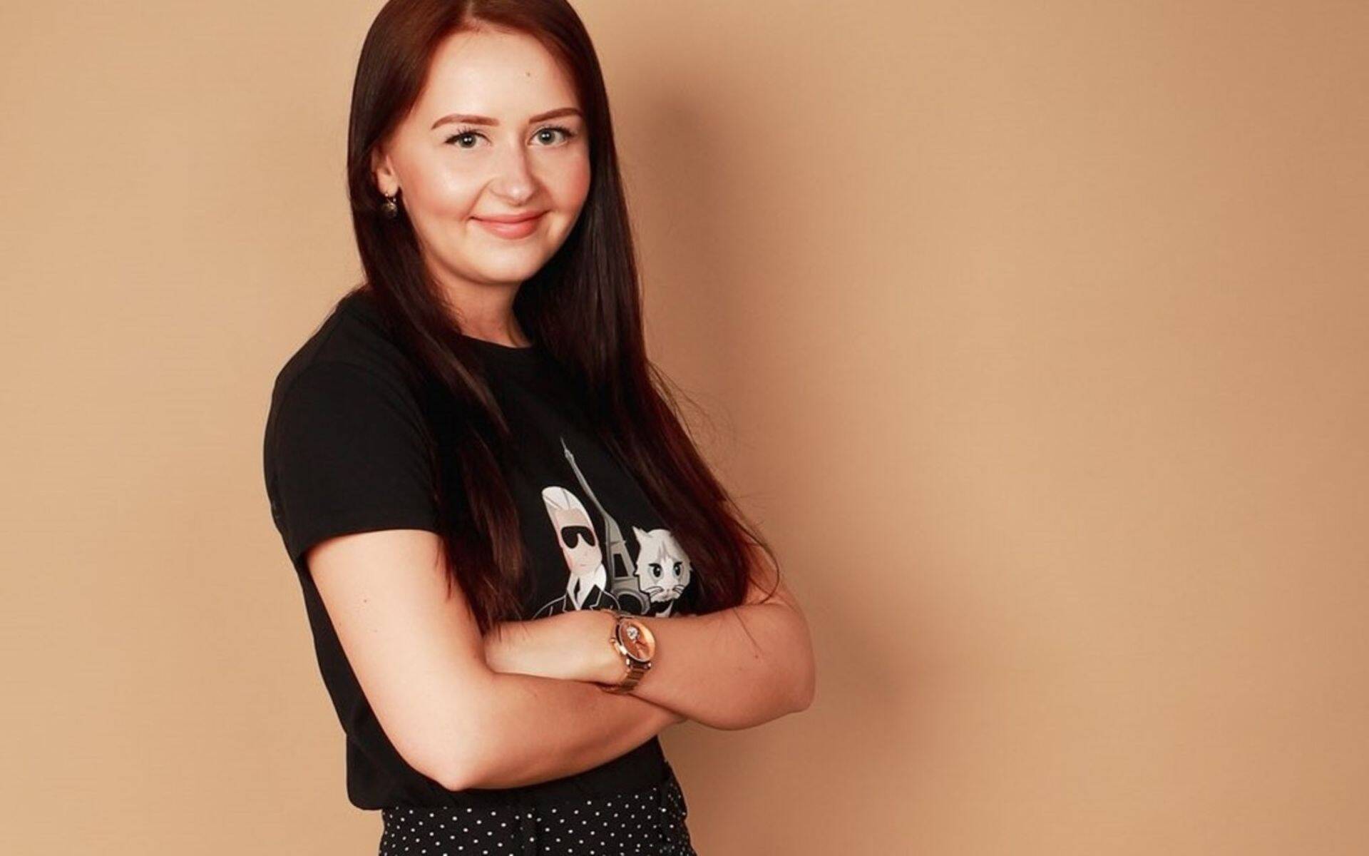 Kristiina Niimeister kaitses Tallinna Ülikooli Balti filmi, meedia, kunstide ja kommunikatsiooni instituudis magistritöö teemal „Suunamudija kui elukutse Eesti suunamudija käsitluses“.