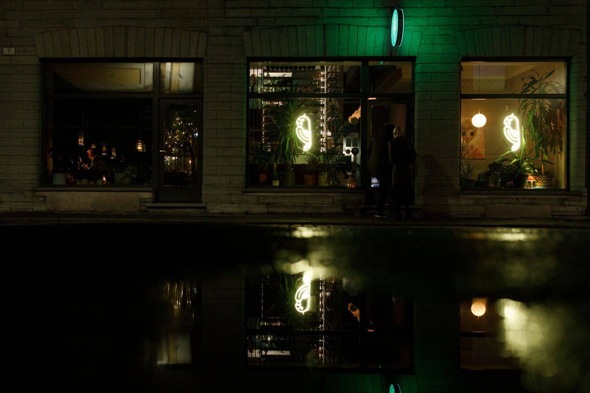 Принадлежащий россиянке бар в центре Таллинна не теряет популярность.