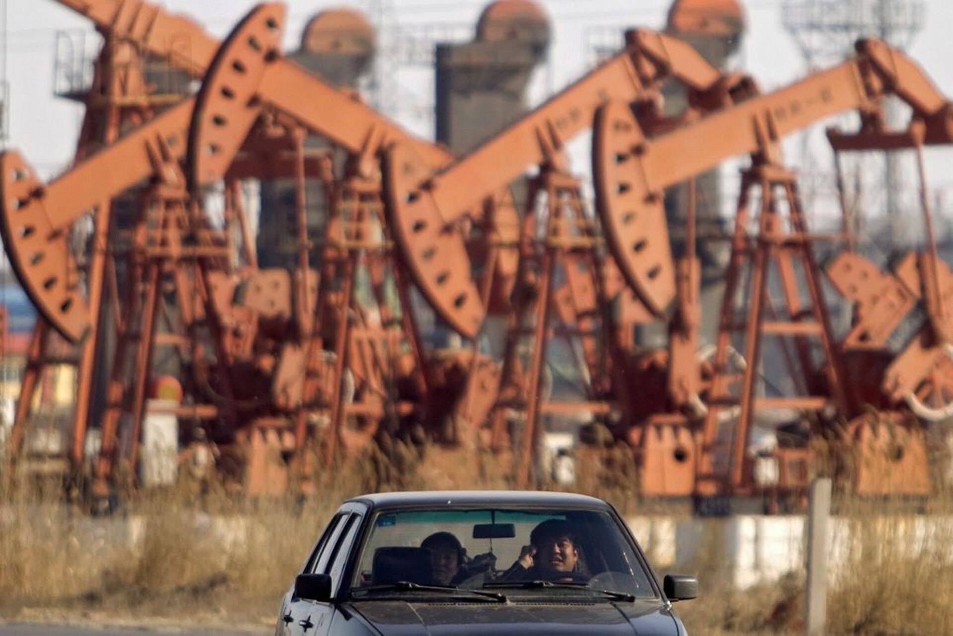 Нефть растет перед встречей ОПЕК