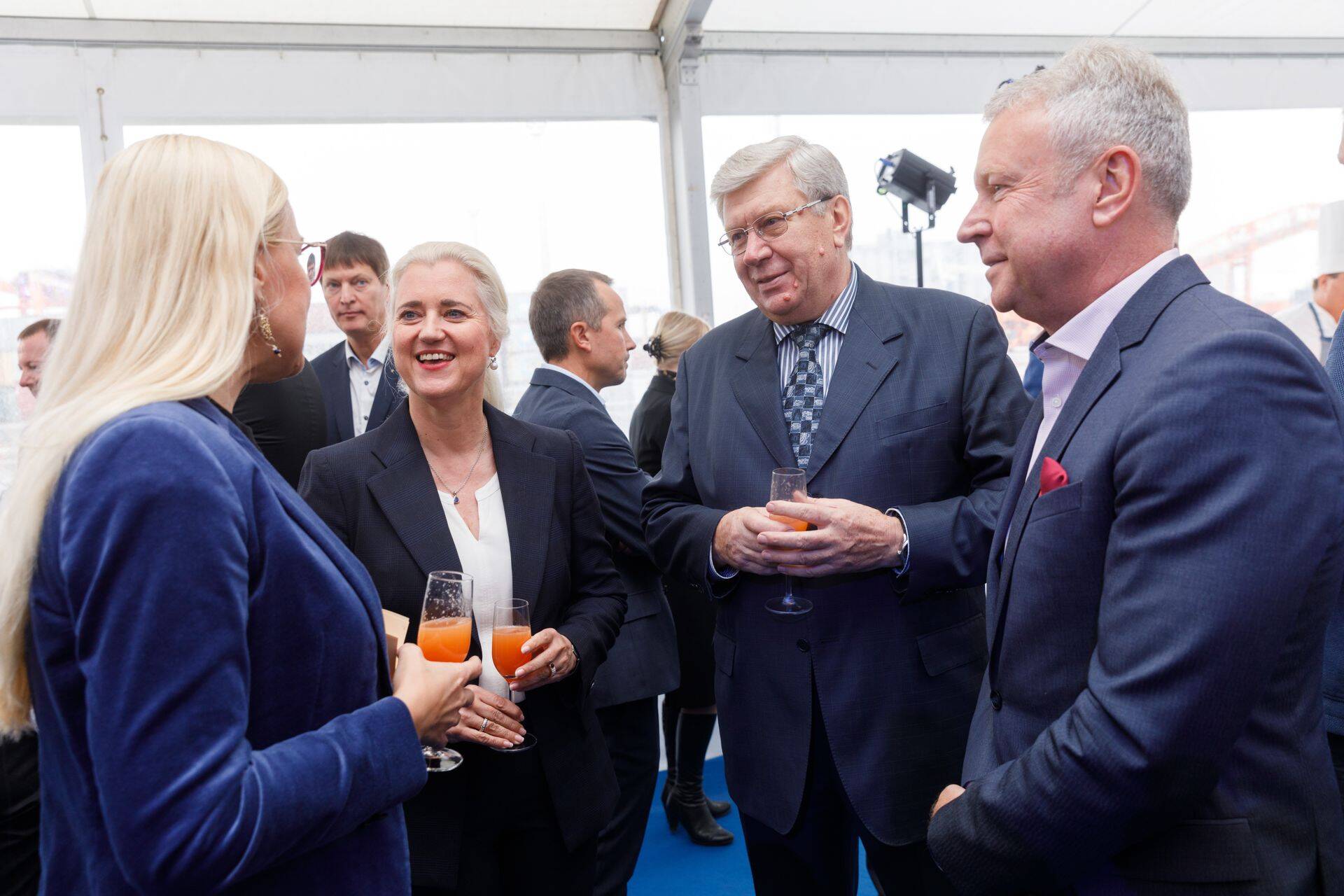 Muuga sadamas tähistati Transiidikeskuse ühinemist Hamburgi sadamaga, ühtlasi tehti avalikuks firma uus nimi – HHLA TK Estonia.