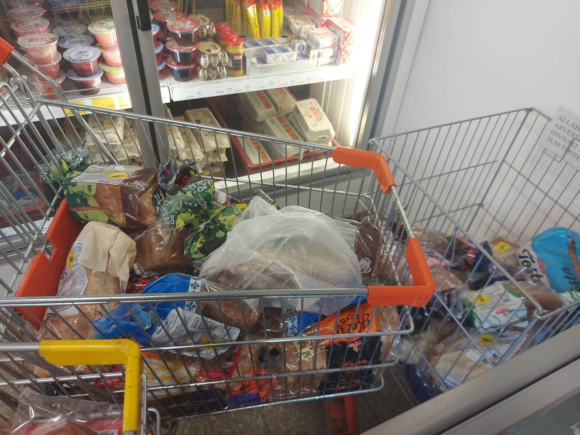 По приемлемой цене продукты в Калласте удается купить разве что со скидкой.