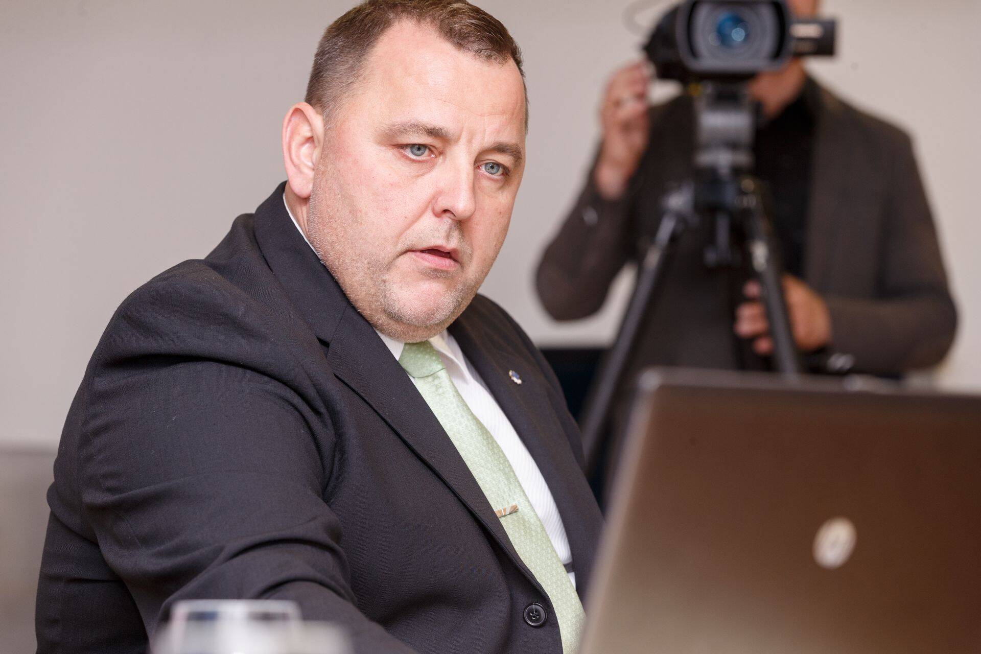 министр финансов Свен Сестер