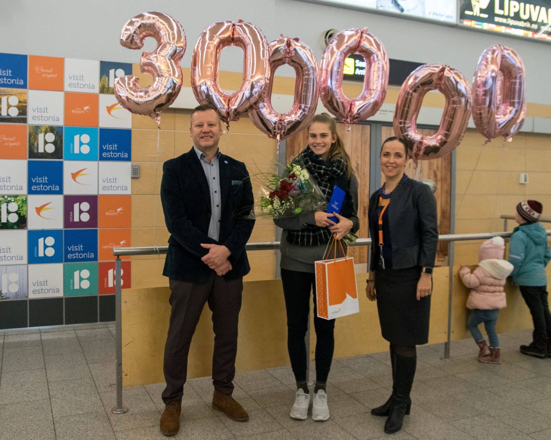 Kolme miljones reisija Kelly Kaldra saabus Nordica Kopenhaageni lennuga reisilt Vietnamist.