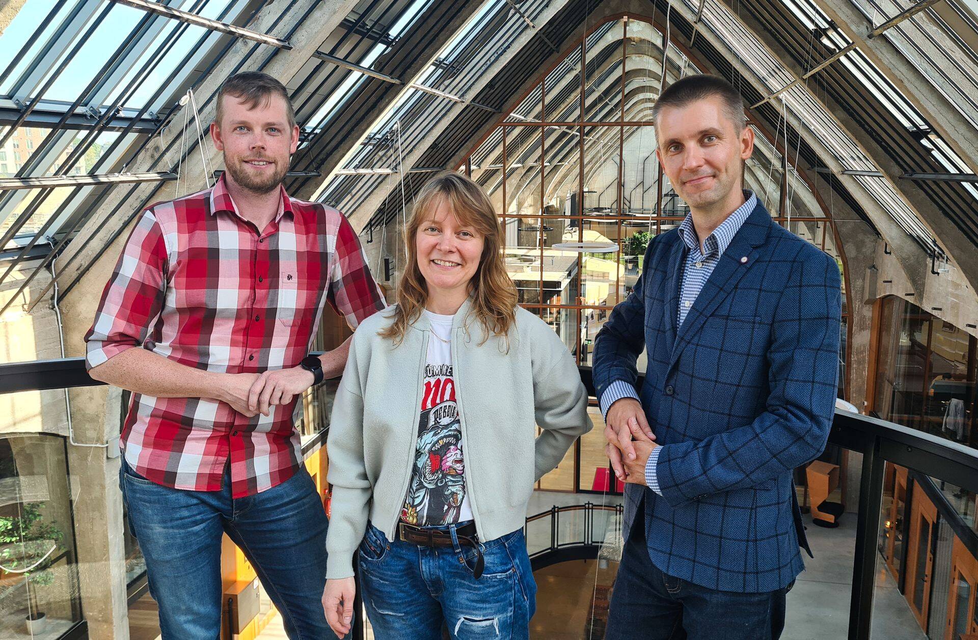 Parcelsea kaasasutaja ja äriarendusjuht Tanel Raun, Outvio kaasasutaja Kaidi Tiitson ja saatejuht Art Lukas.