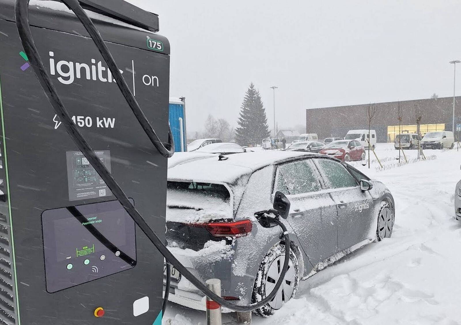 Toetust täiendava 214 laadimispunkti rajamiseks eraldati ettevõtetele Ignitis, Elektrum ja Eesti Energia, millest viimase laadimisvõrk kannab nime Enefit Volt.