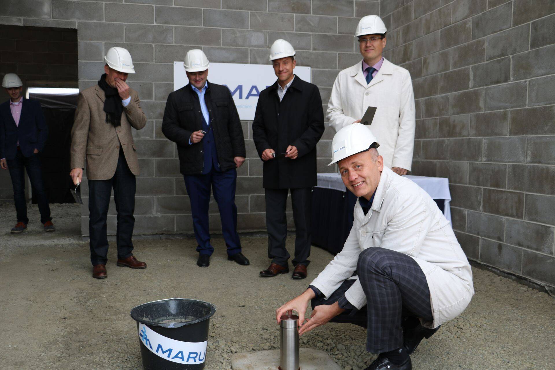 Esiplaanil Favori tegevjuht Mart Proos.