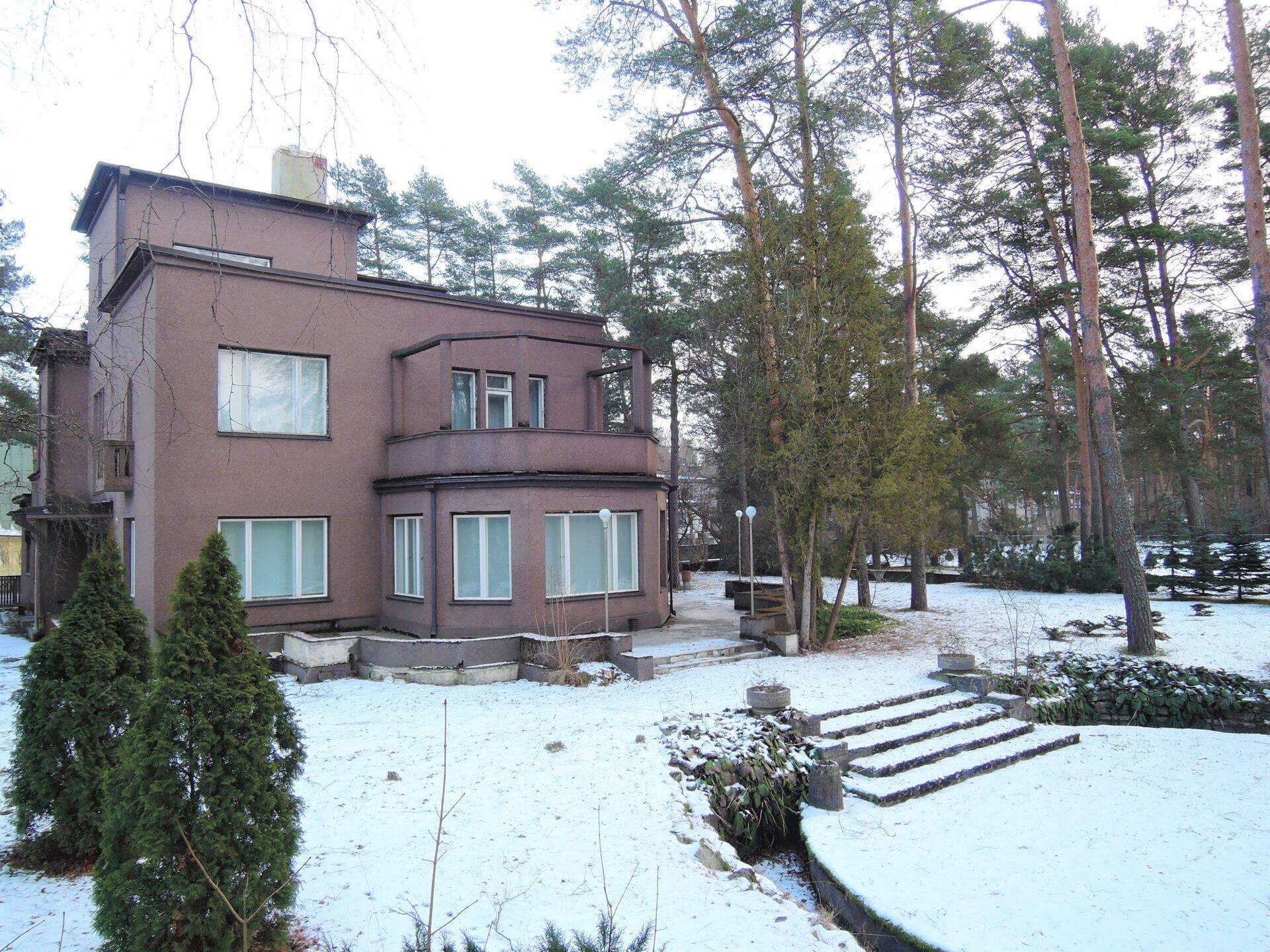 Kaare 6/8, endine Vabaduse pst 95 hoone.
