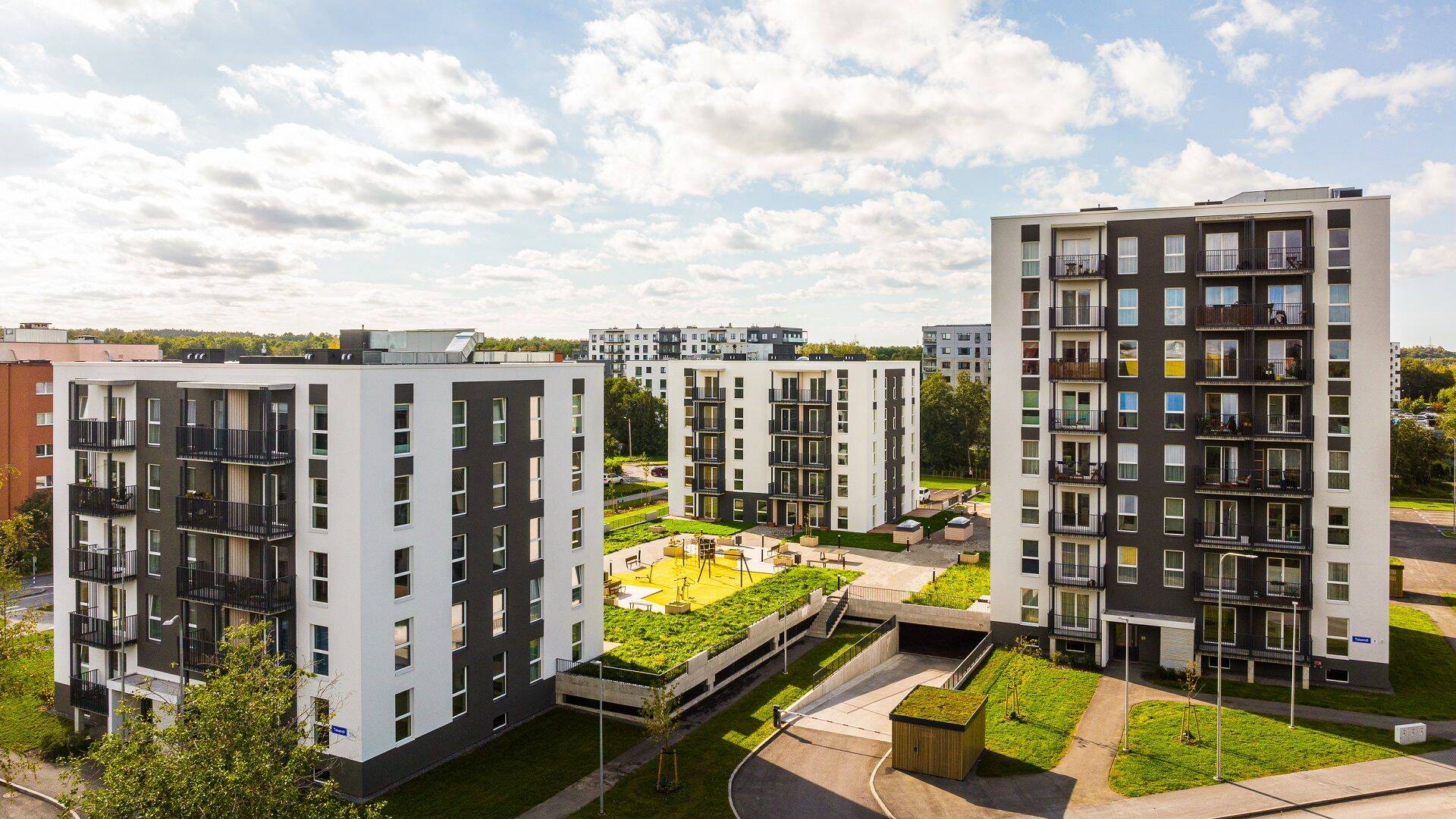Väliselt on majad sarnased, ent mitte ühesugused (Foto: M. Heinmets).